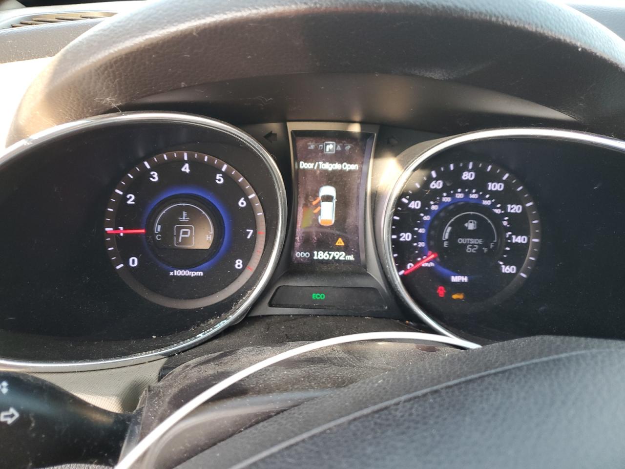 2014 Hyundai Santa Fe Sport 2.0t White vin: 5XYZU3LAXEG157022