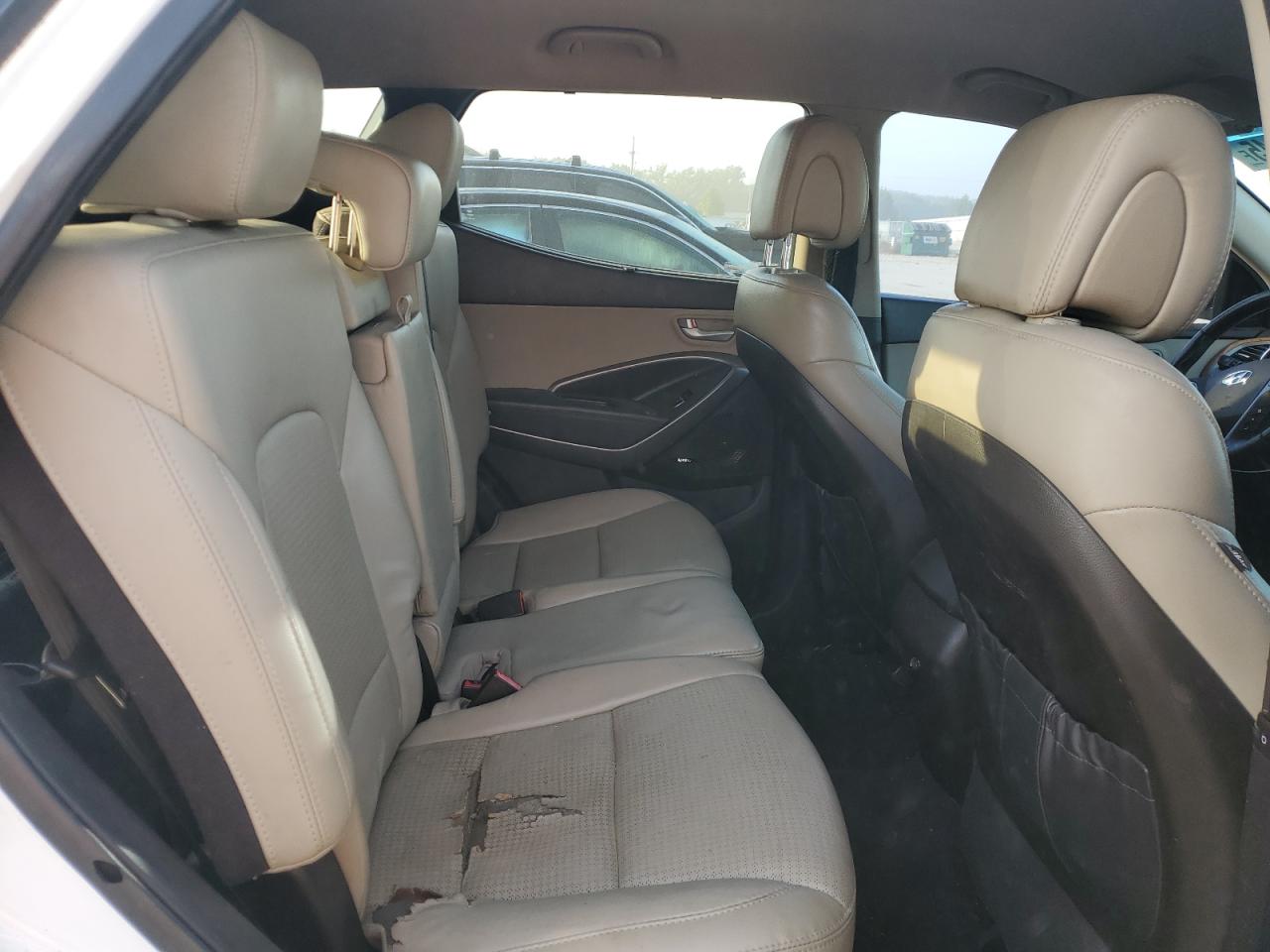 2014 Hyundai Santa Fe Sport 2.0t White vin: 5XYZU3LAXEG157022