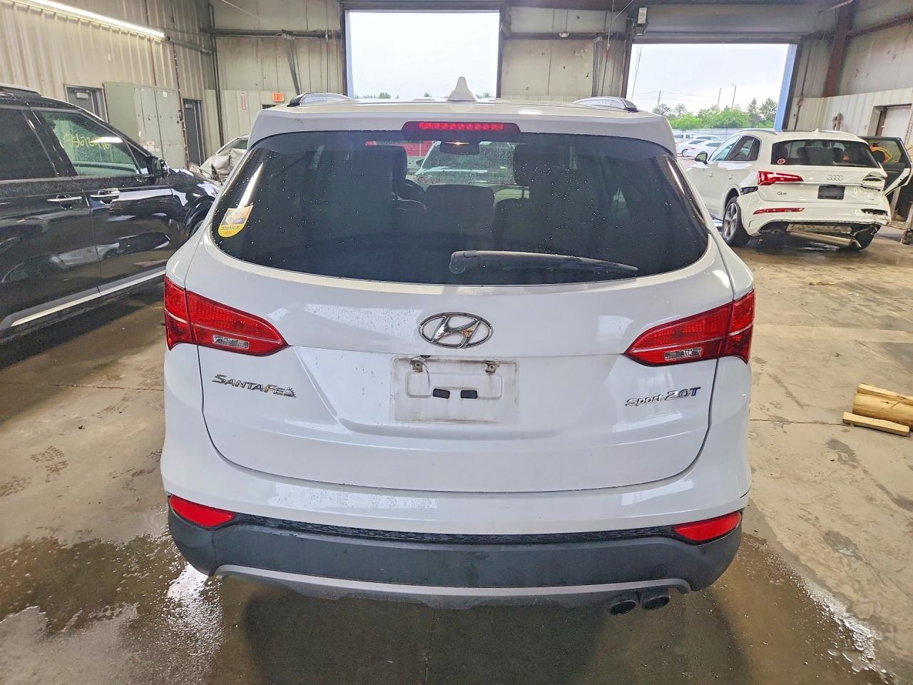 2014 Hyundai Santa Fe Sport 2.0t White vin: 5XYZU3LAXEG191994