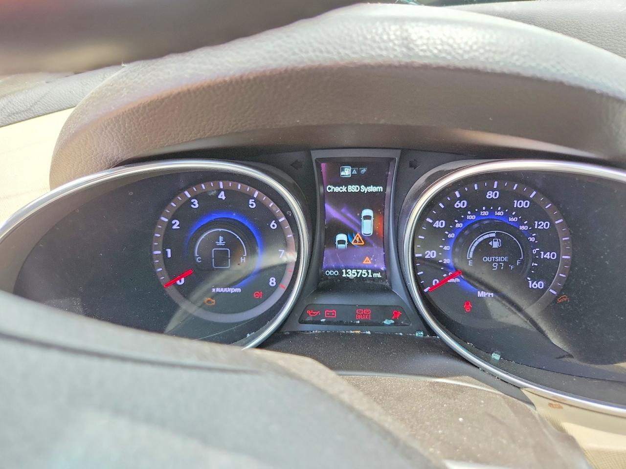 2014 Hyundai Santa Fe Sport 2.0t White vin: 5XYZU3LAXEG211712