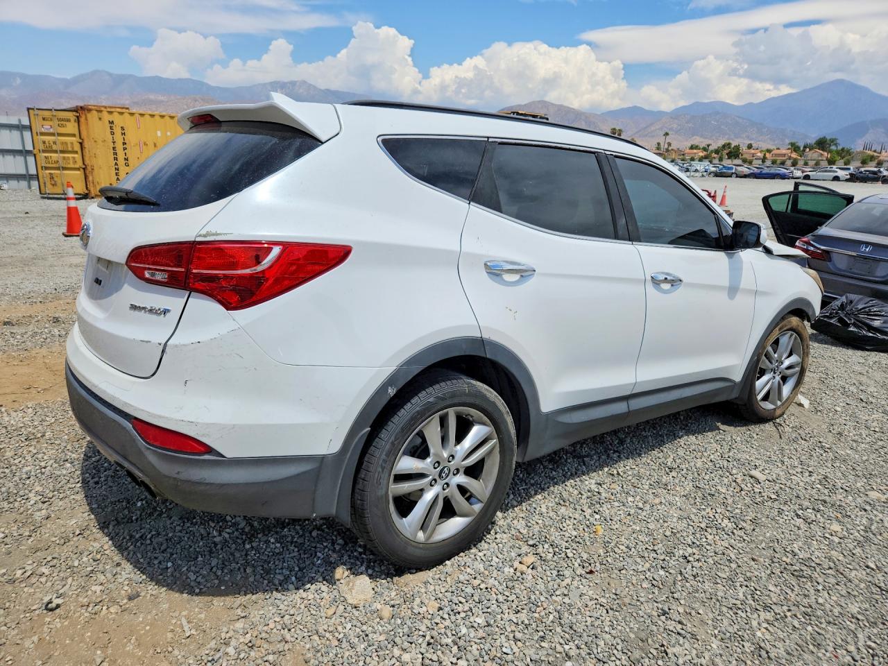 2014 Hyundai Santa Fe Sport 2.0t White vin: 5XYZU3LAXEG211712