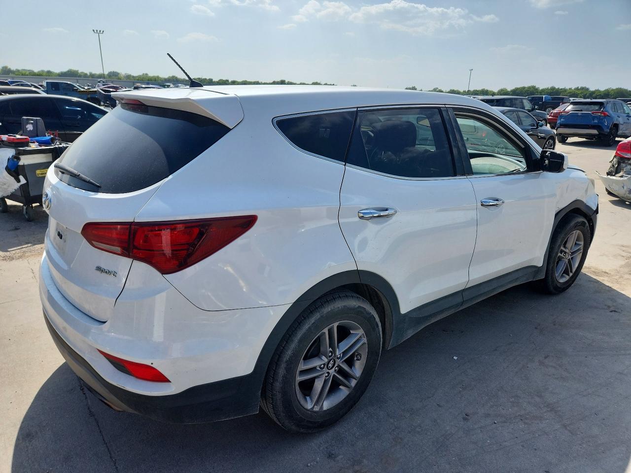 2014 Hyundai Santa Fe Sport 2.4l White vin: 5XYZU3LB0EG131246