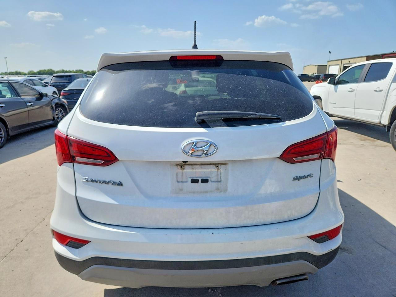2014 Hyundai Santa Fe Sport 2.4l White vin: 5XYZU3LB0EG131246