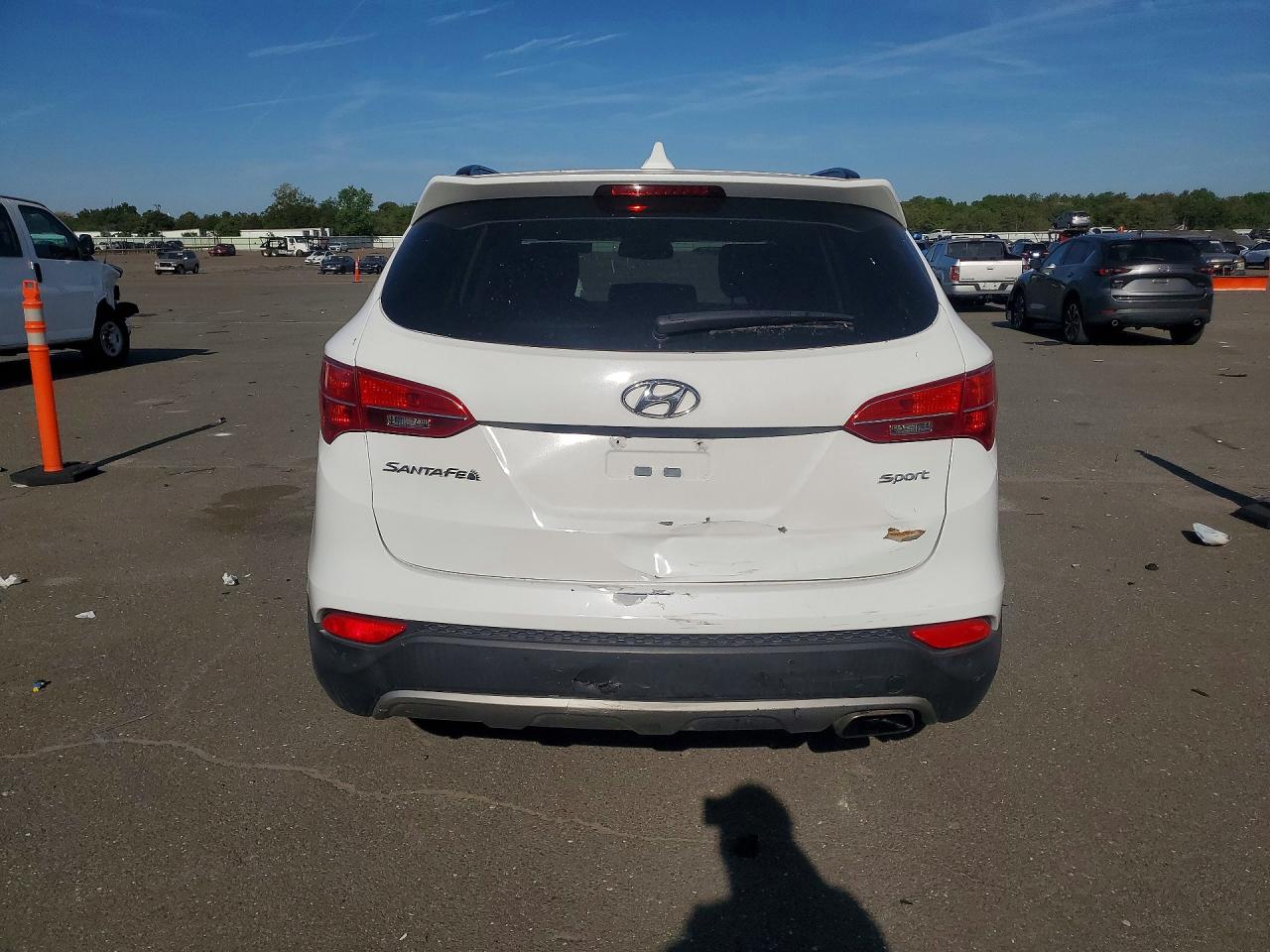 2014 Hyundai Santa Fe Sport 2.4l White vin: 5XYZU3LB0EG143607