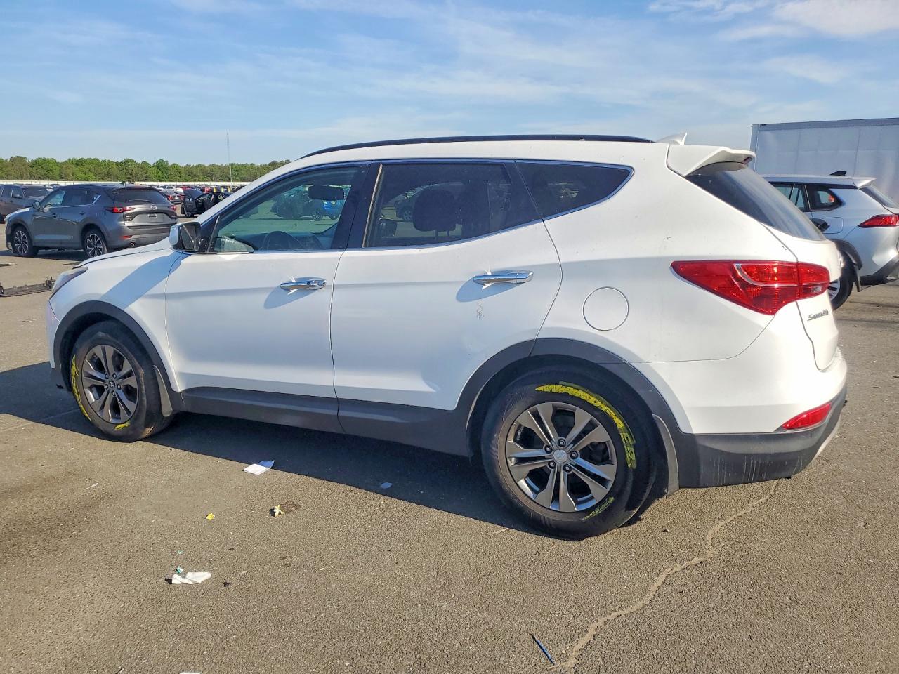 2014 Hyundai Santa Fe Sport 2.4l White vin: 5XYZU3LB0EG143607