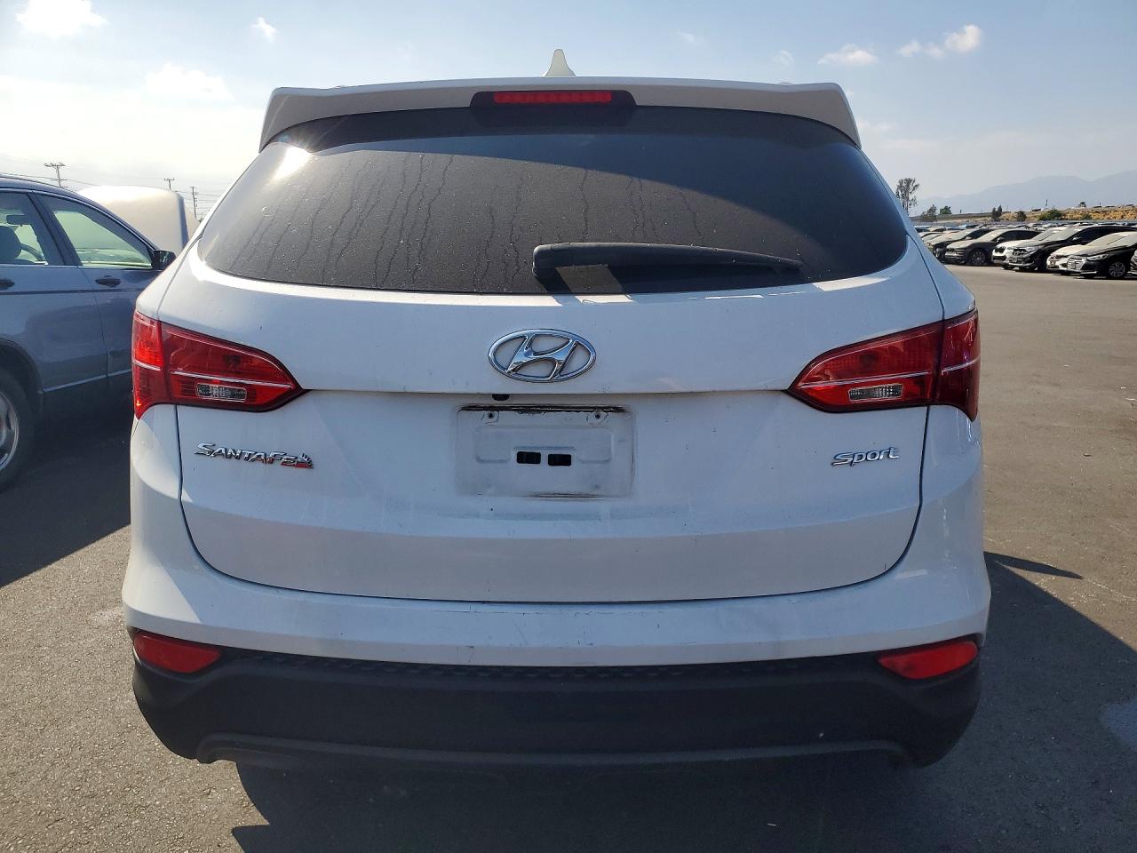 2014 Hyundai Santa Fe Sport 2.4l White vin: 5XYZU3LB0EG173805