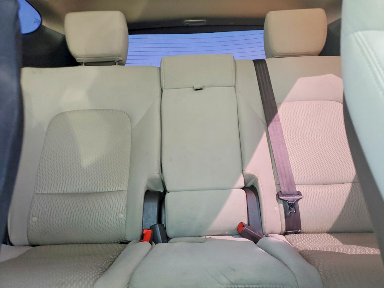 2014 Hyundai Santa Fe Sport 2.4l White vin: 5XYZU3LB0EG173805