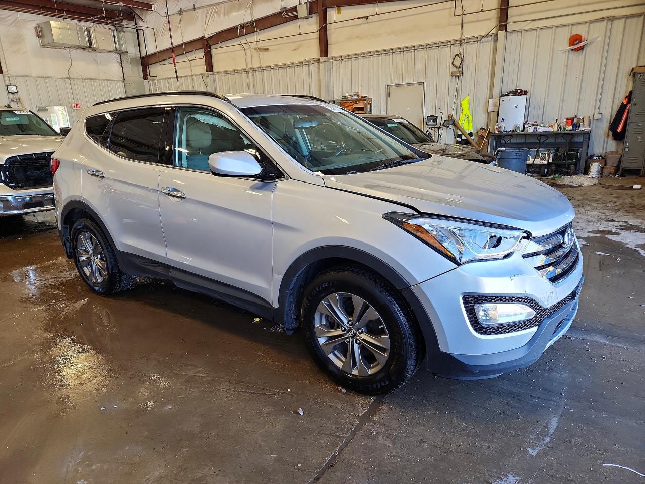 2014 Hyundai Santa Fe Sport 2.4l Silver vin: 5XYZU3LB1EG129232