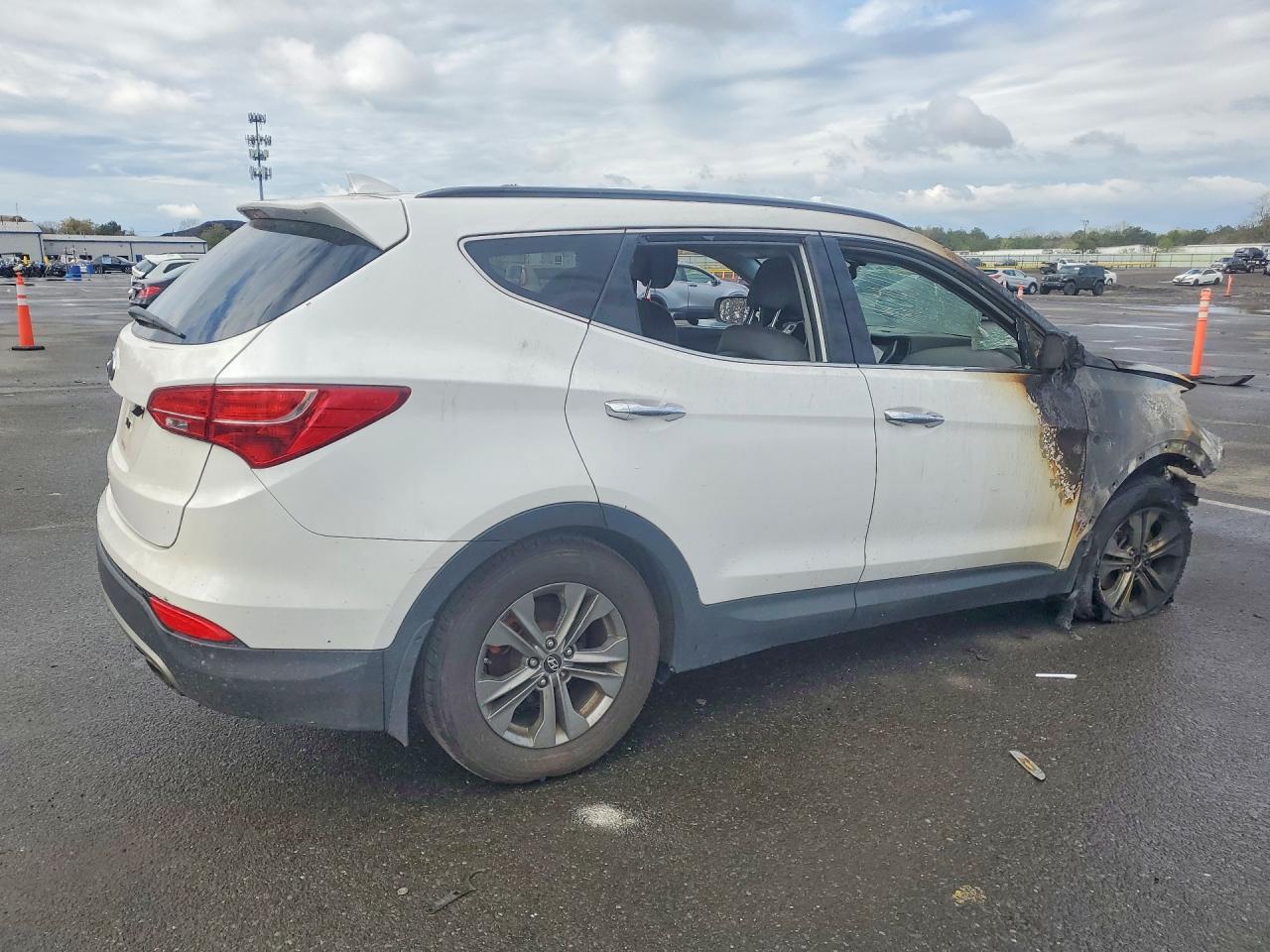 2014 Hyundai Santa Fe Sport 2.4l White vin: 5XYZU3LB1EG148136