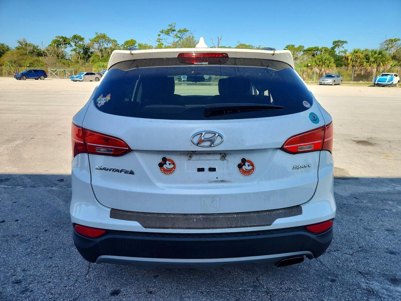 2014 Hyundai Santa Fe Sport 2.4l White vin: 5XYZU3LB1EG165065