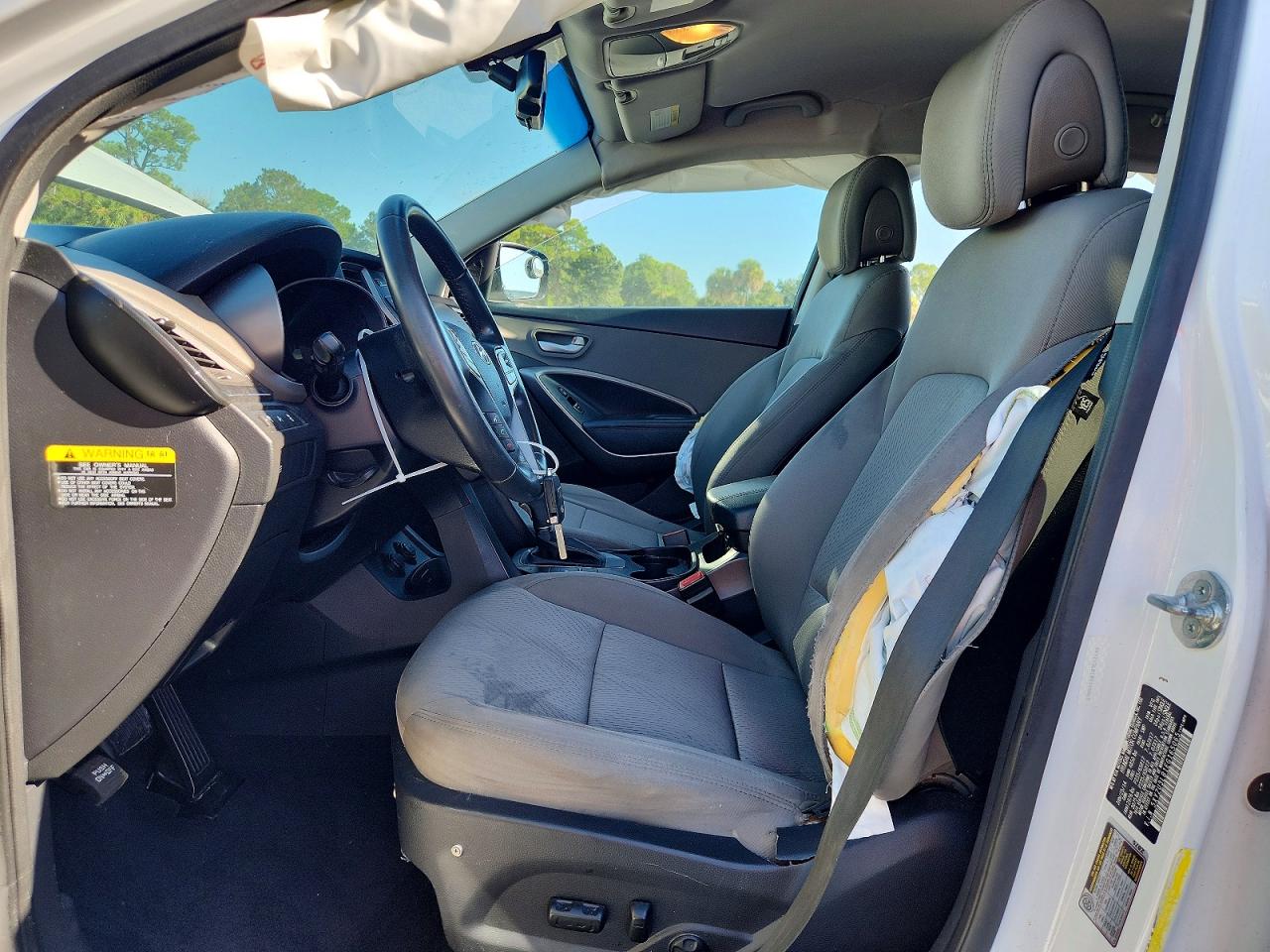 2014 Hyundai Santa Fe Sport 2.4l White vin: 5XYZU3LB1EG165065
