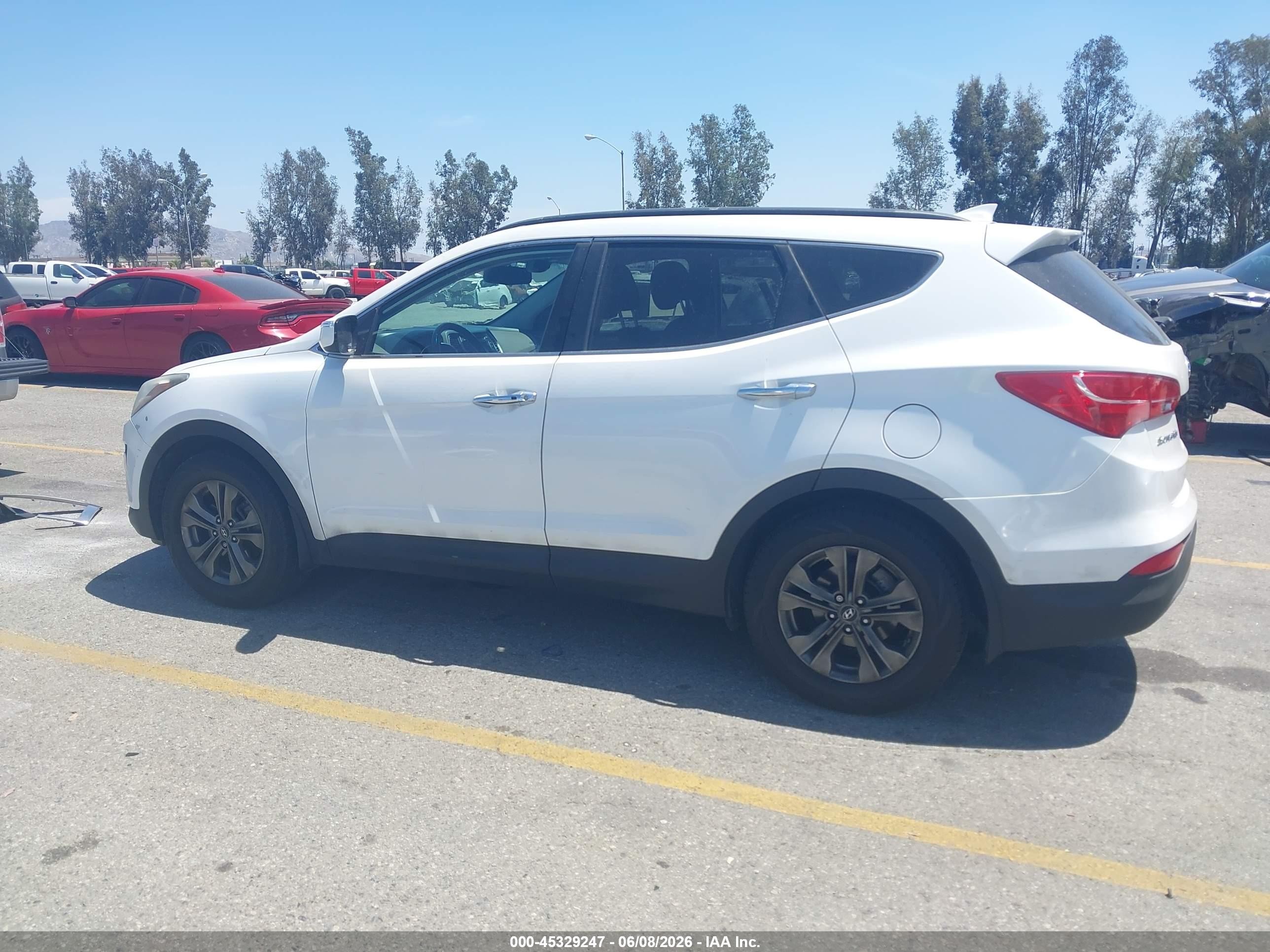 2014 Hyundai Santa Fe Sport 2.4l White vin: 5XYZU3LB1EG177944