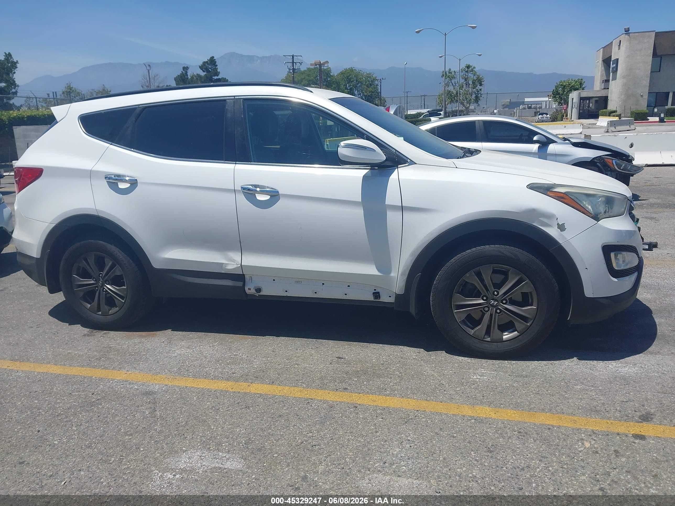 2014 Hyundai Santa Fe Sport 2.4l White vin: 5XYZU3LB1EG177944