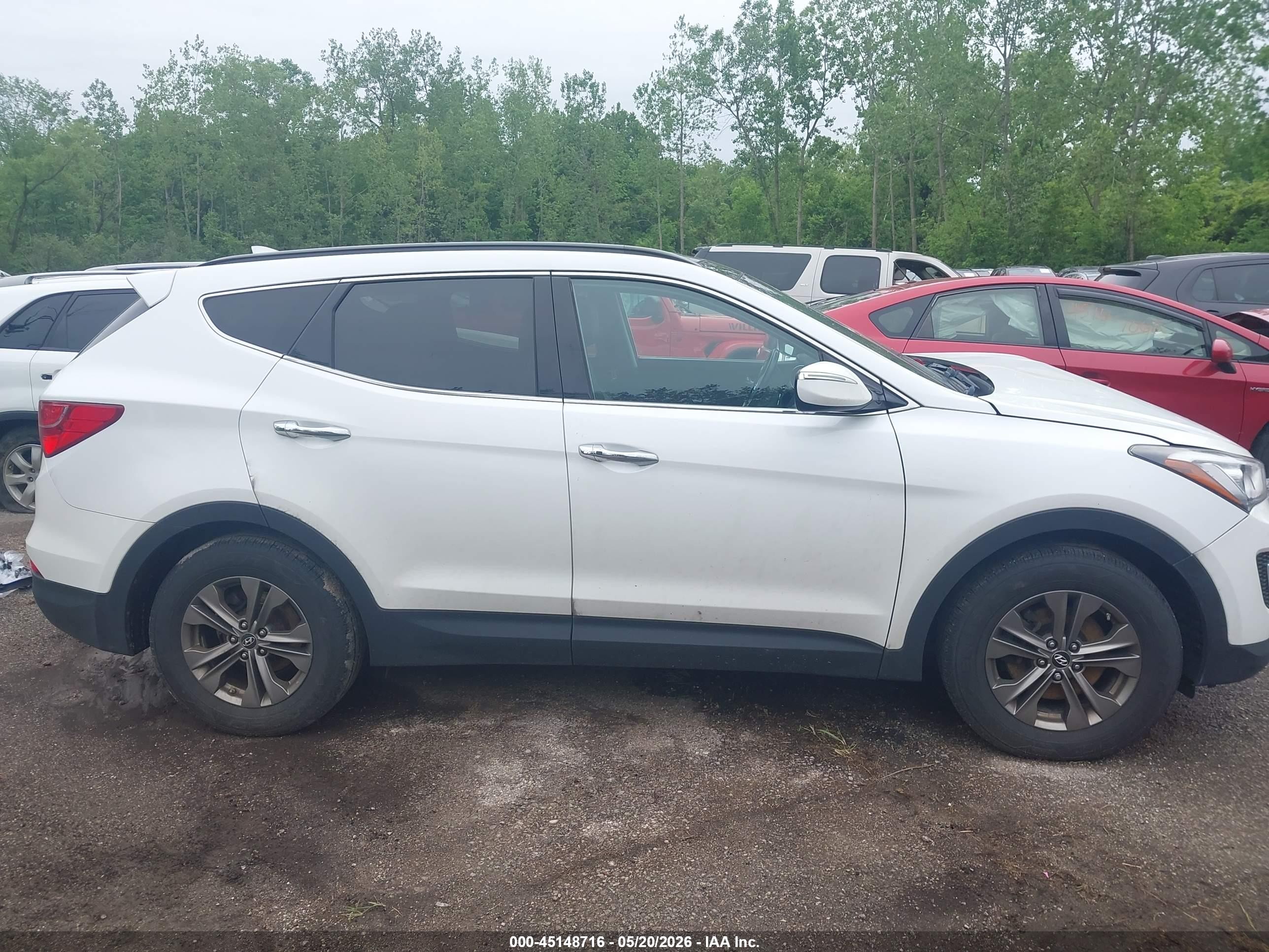 2014 Hyundai Santa Fe Sport 2.4l White vin: 5XYZU3LB1EG182027