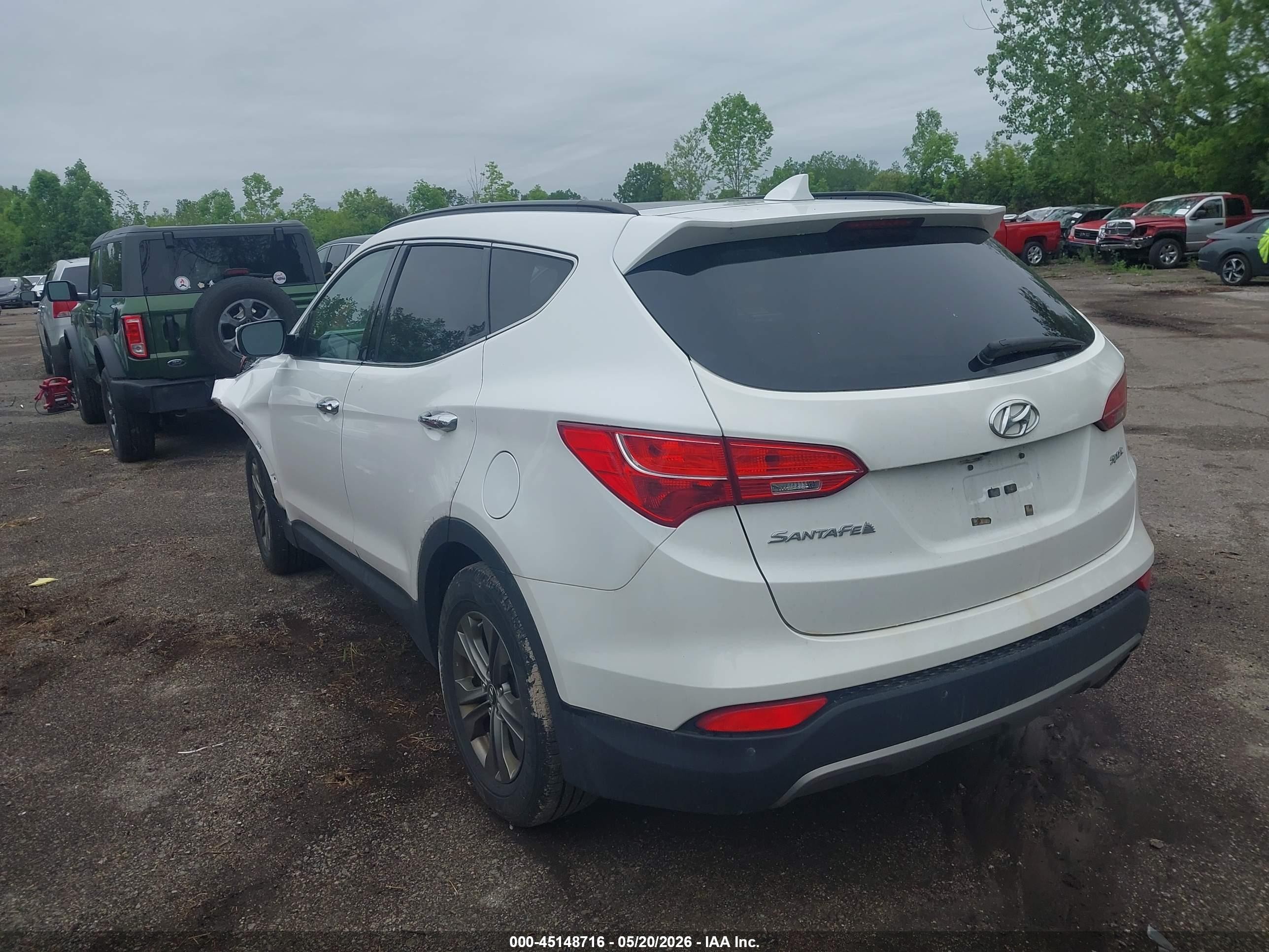 2014 Hyundai Santa Fe Sport 2.4l White vin: 5XYZU3LB1EG182027