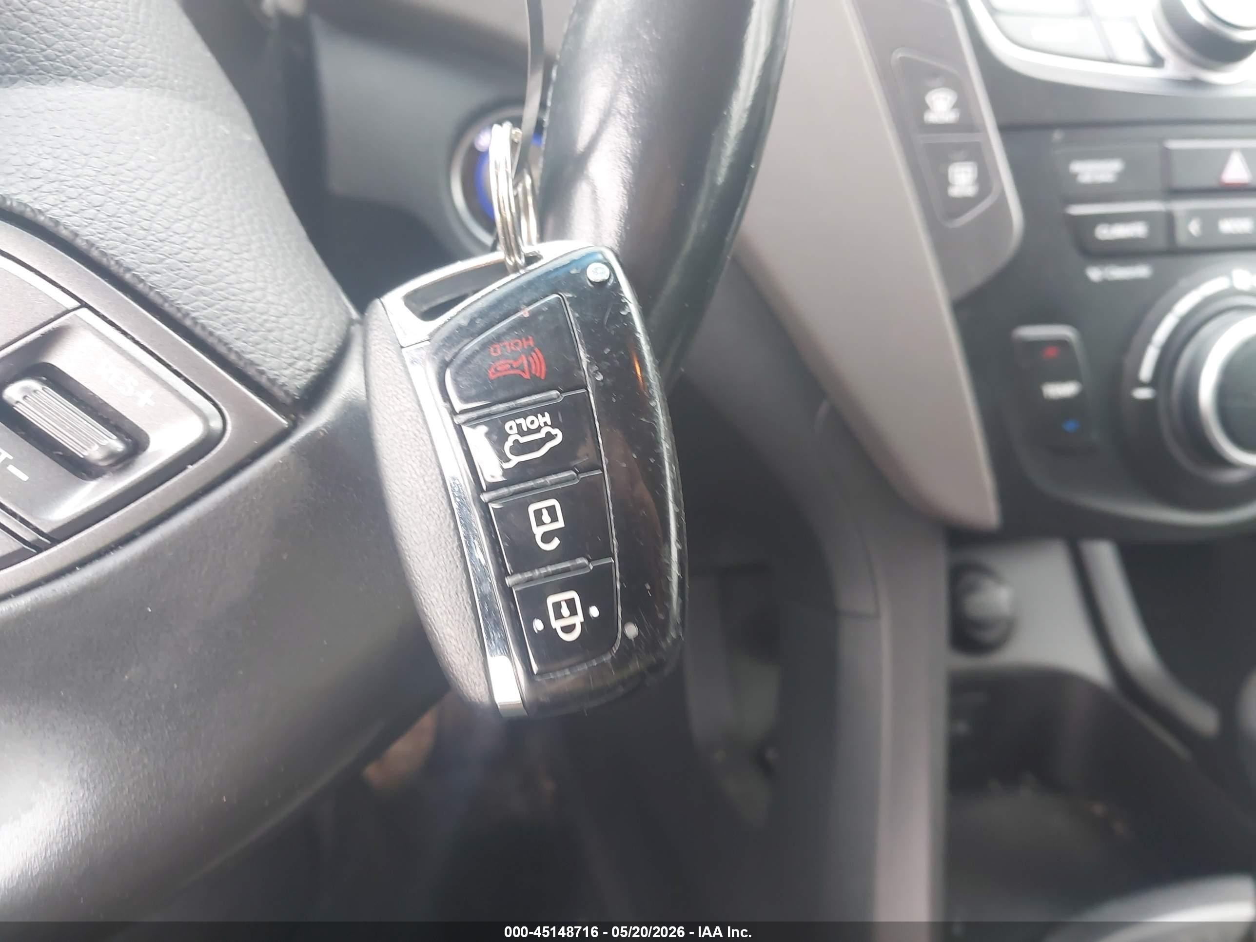 2014 Hyundai Santa Fe Sport 2.4l White vin: 5XYZU3LB1EG182027