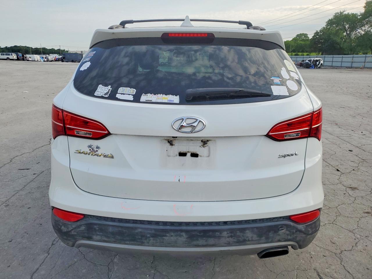 2014 Hyundai Santa Fe Sport 2.4l White vin: 5XYZU3LB1EG228035