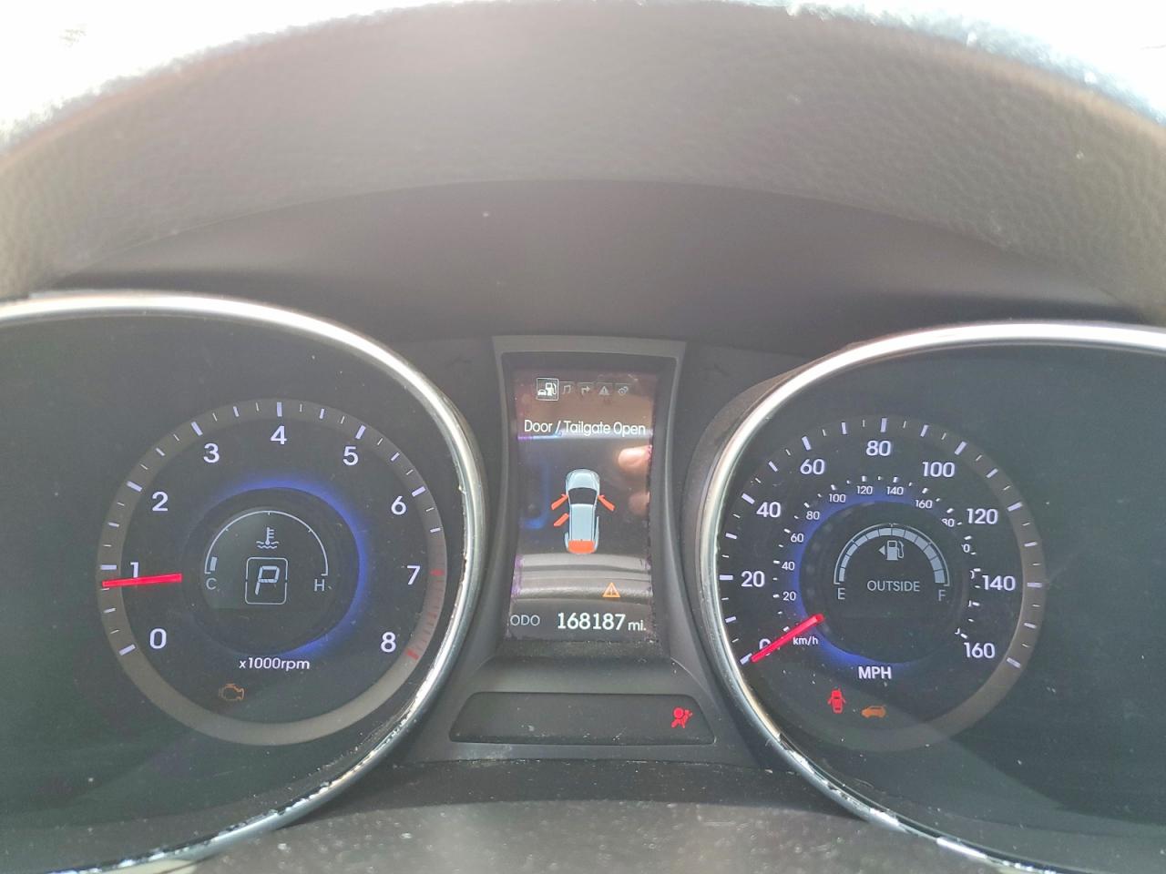 2015 Hyundai Santa Fe Sport 2.4l Red vin: 5XYZU3LB1FG237562
