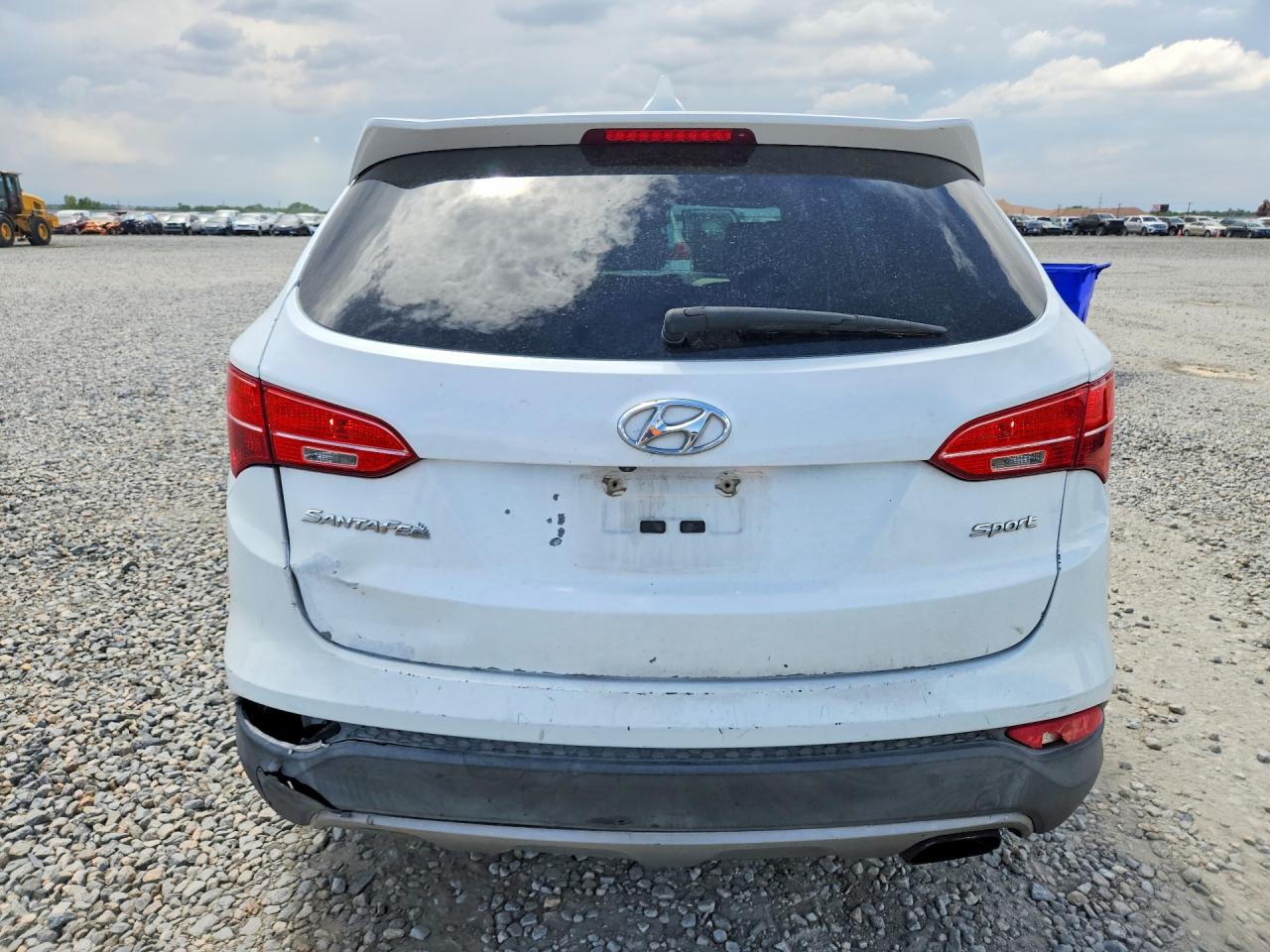 2013 Hyundai Santa Fe Sport 2.4l White vin: 5XYZU3LB2DG040011