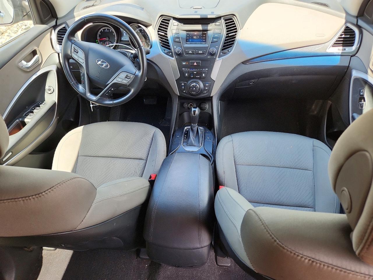 2014 Hyundai Santa Fe Sport 2.4l Silver vin: 5XYZU3LB2EG130728