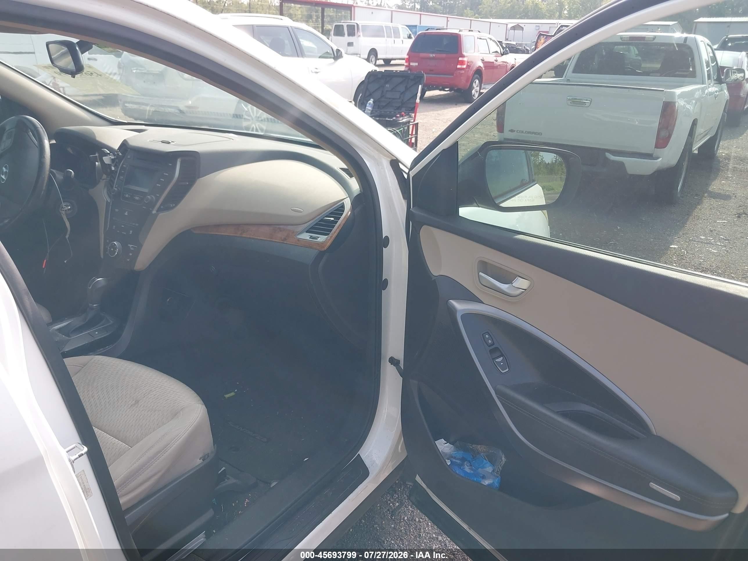 2014 Hyundai Santa Fe Sport 2.4l White vin: 5XYZU3LB2EG174695