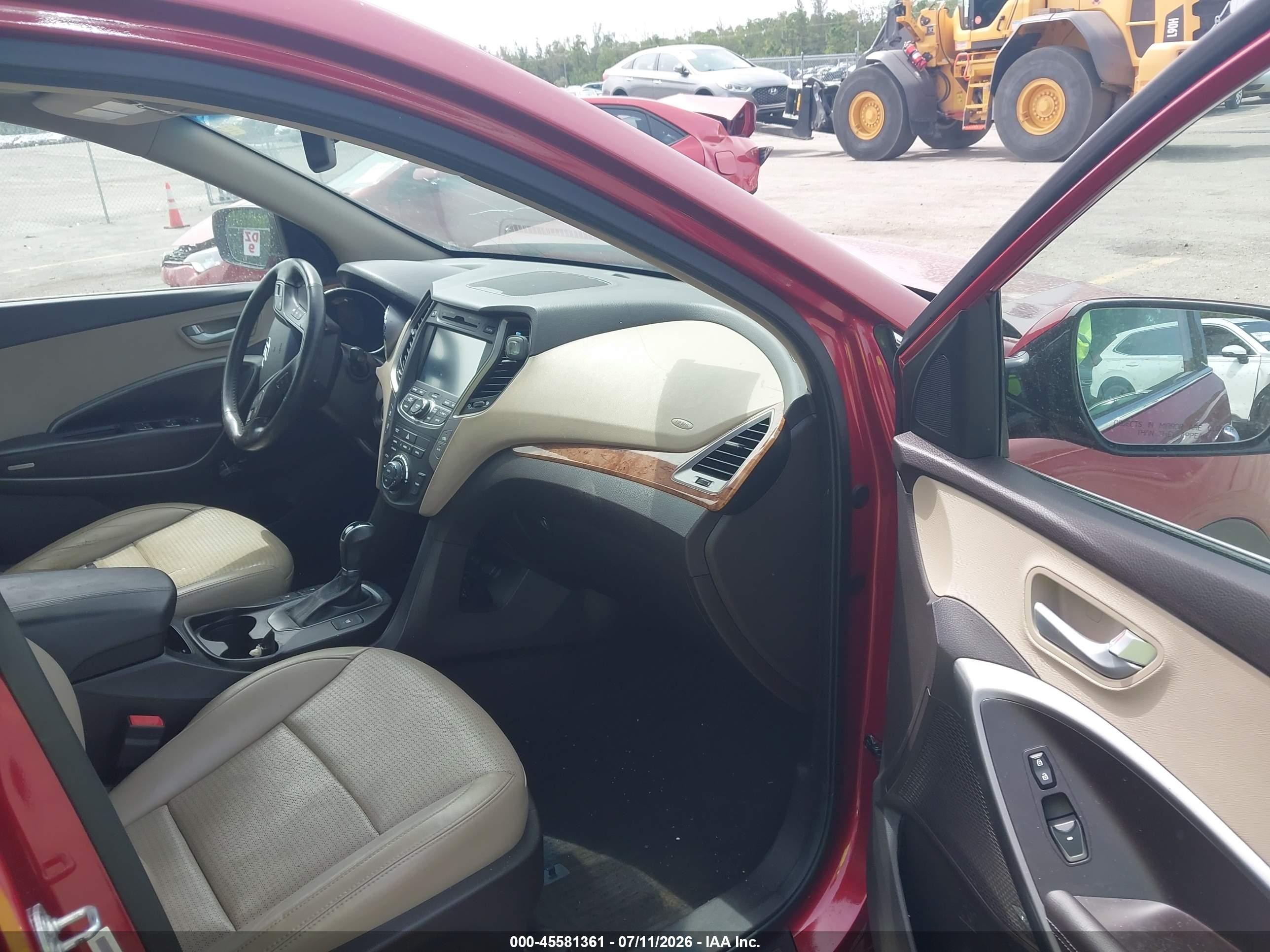 2014 Hyundai Santa Fe Sport 2.4l Red vin: 5XYZU3LB2EG176589