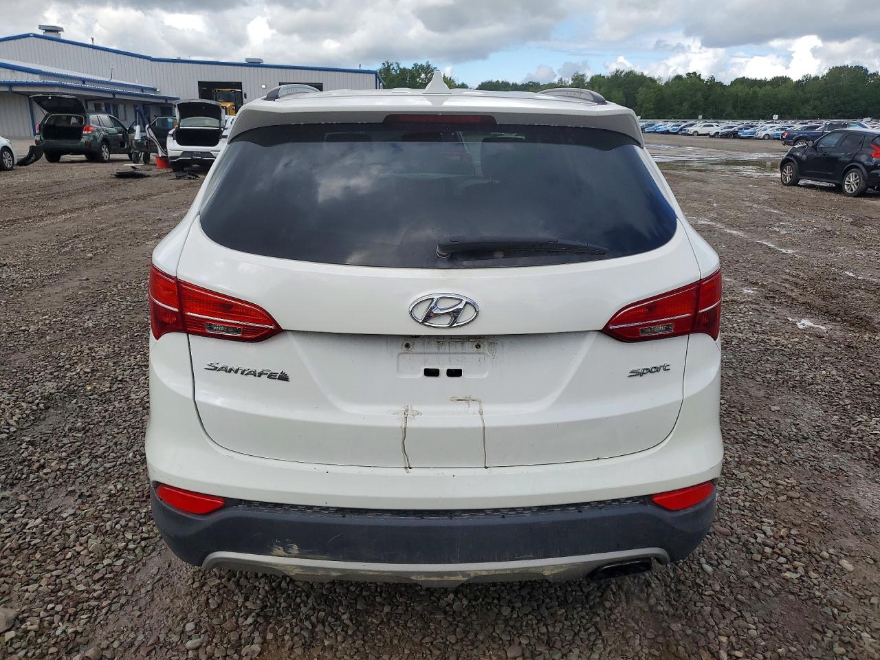 2014 Hyundai Santa Fe Sport 2.4l White vin: 5XYZU3LB2EG198530