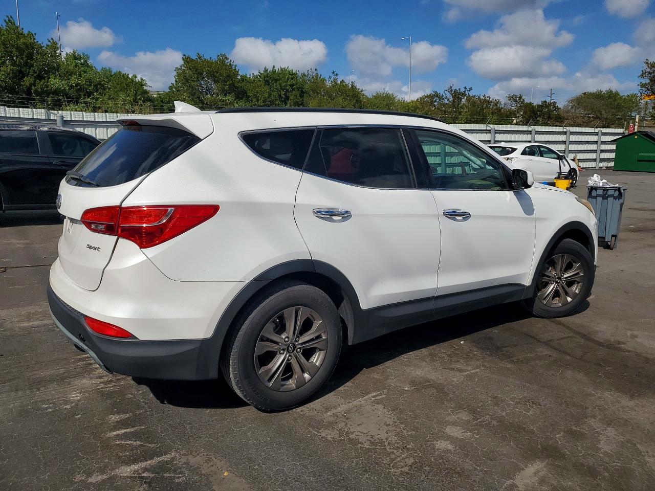 2015 Hyundai Santa Fe Sport 2.4l Белый vin: 5XYZU3LB2FG267234