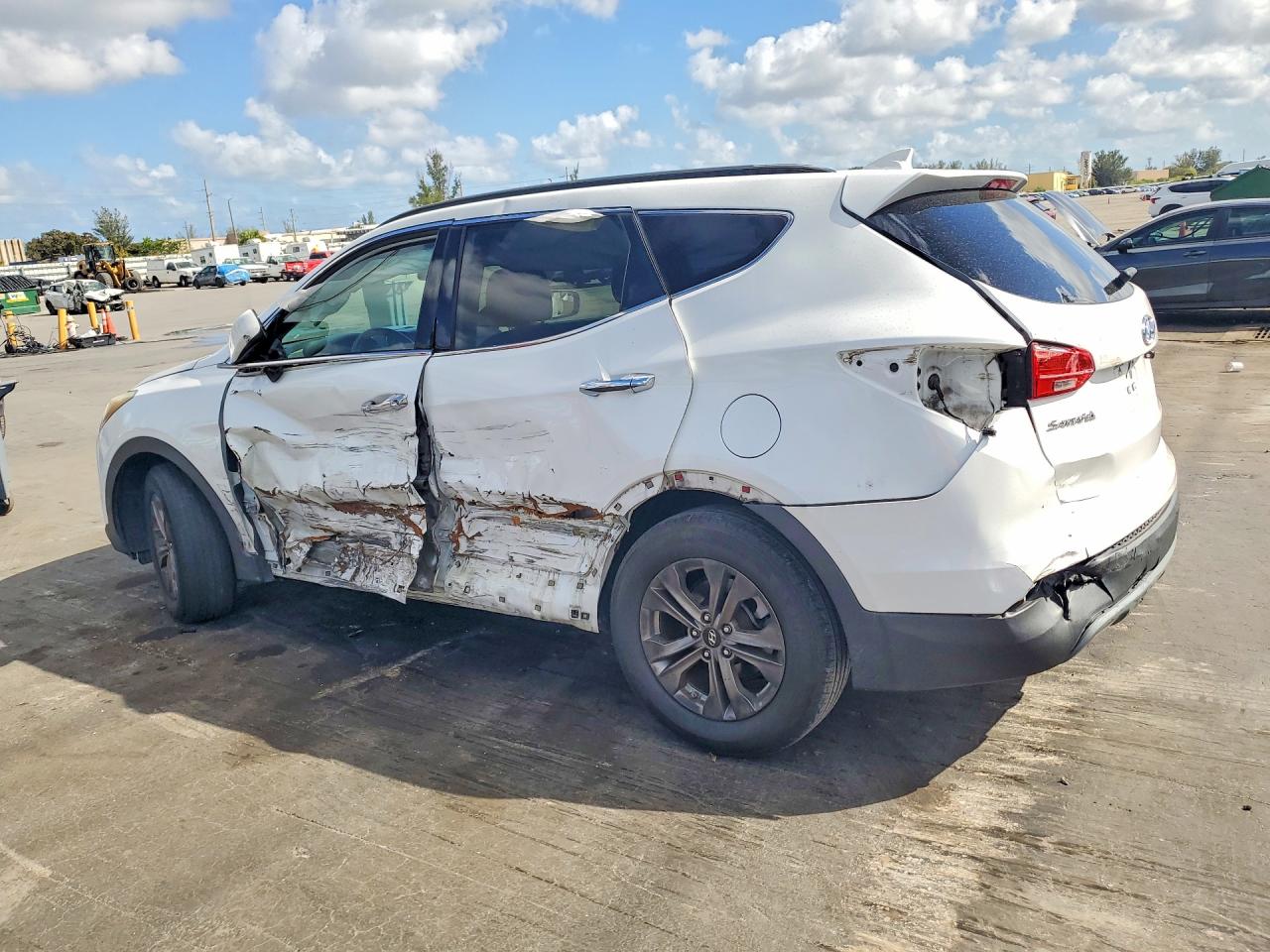 2015 Hyundai Santa Fe Sport 2.4l Белый vin: 5XYZU3LB2FG267234