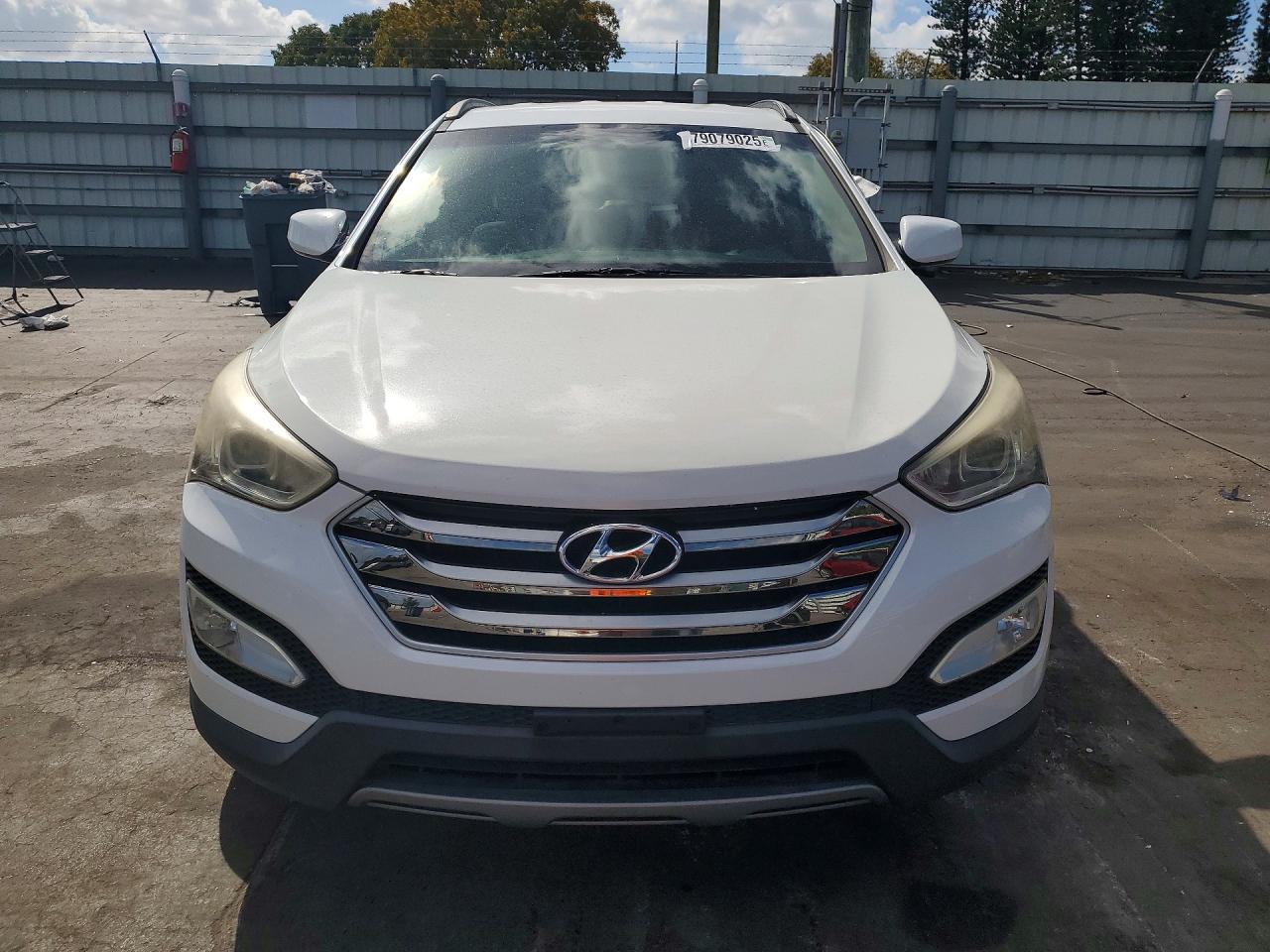 2015 Hyundai Santa Fe Sport 2.4l Белый vin: 5XYZU3LB2FG267234