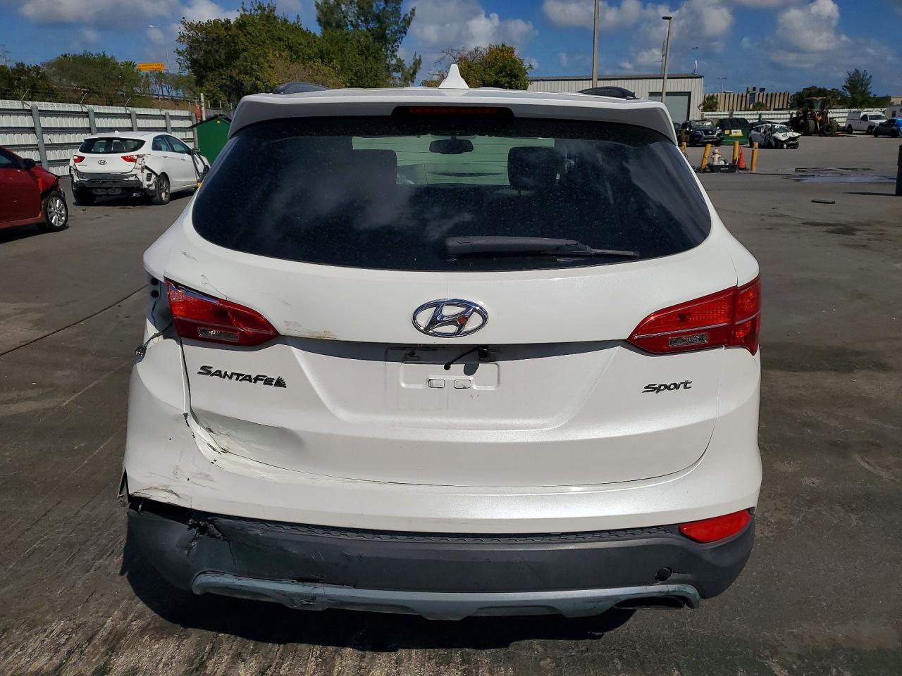 2015 Hyundai Santa Fe Sport 2.4l Белый vin: 5XYZU3LB2FG267234
