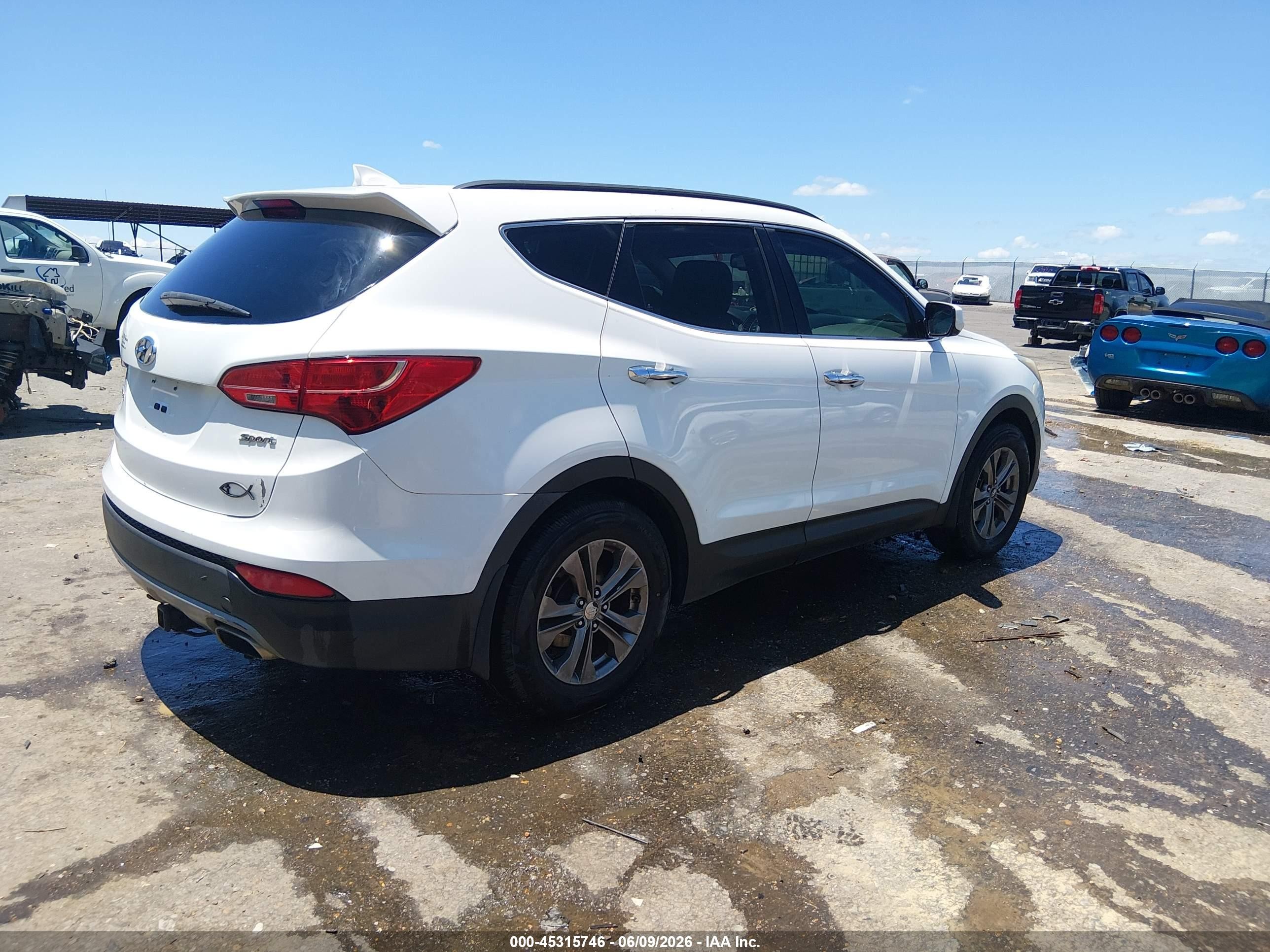 2013 Hyundai Santa Fe Sport White vin: 5XYZU3LB3DG042608