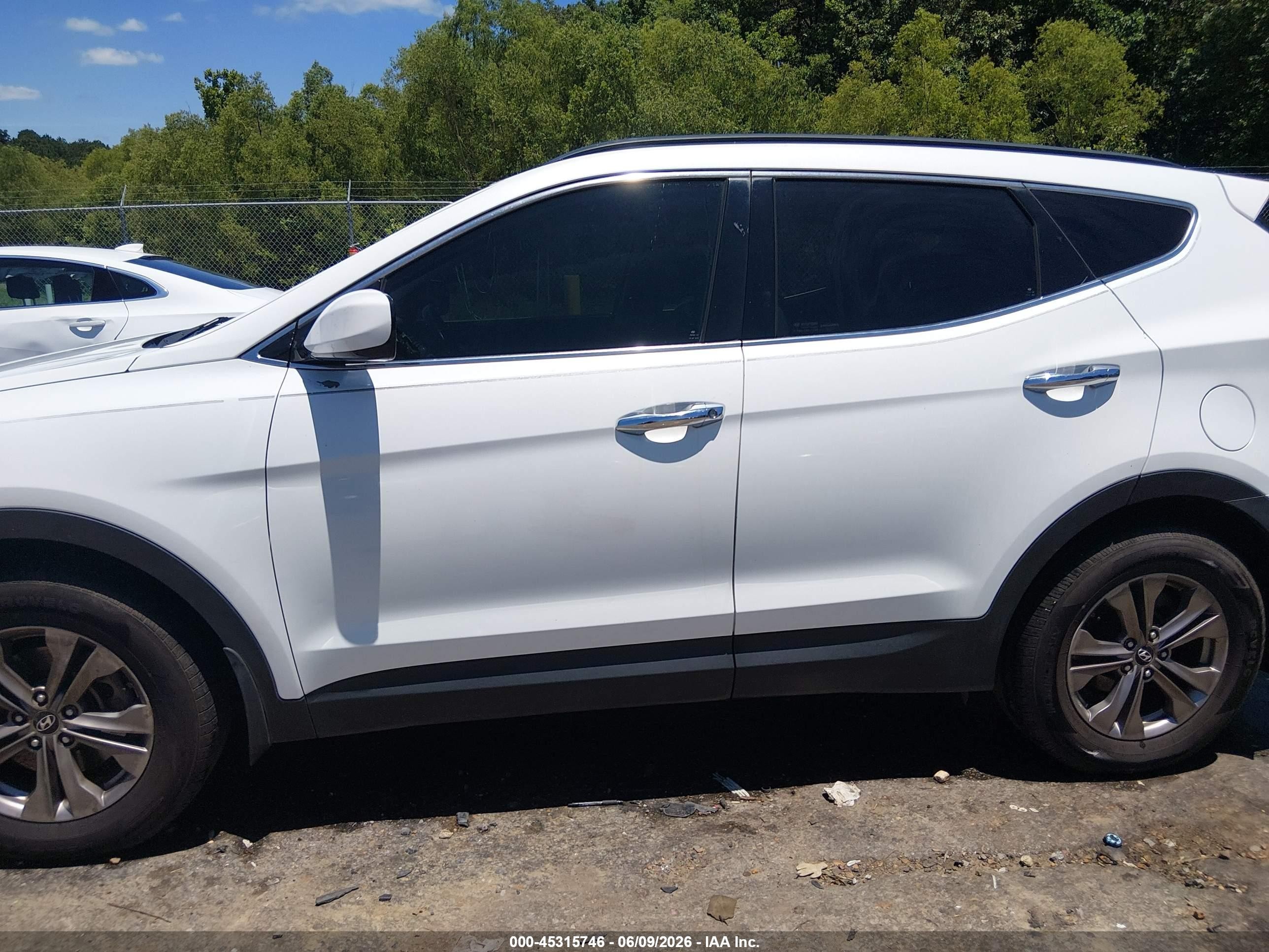 2013 Hyundai Santa Fe Sport White vin: 5XYZU3LB3DG042608