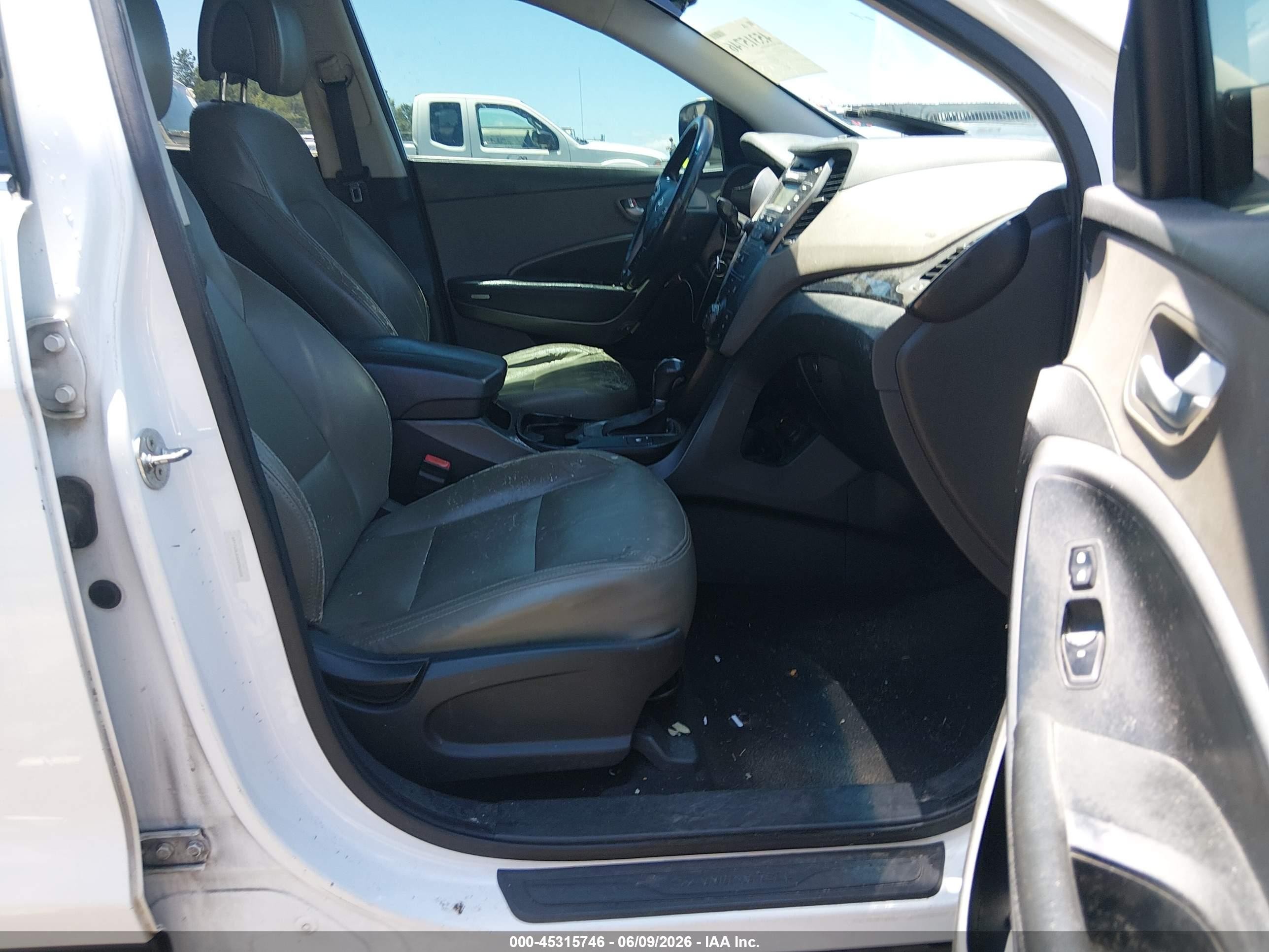 2013 Hyundai Santa Fe Sport White vin: 5XYZU3LB3DG042608
