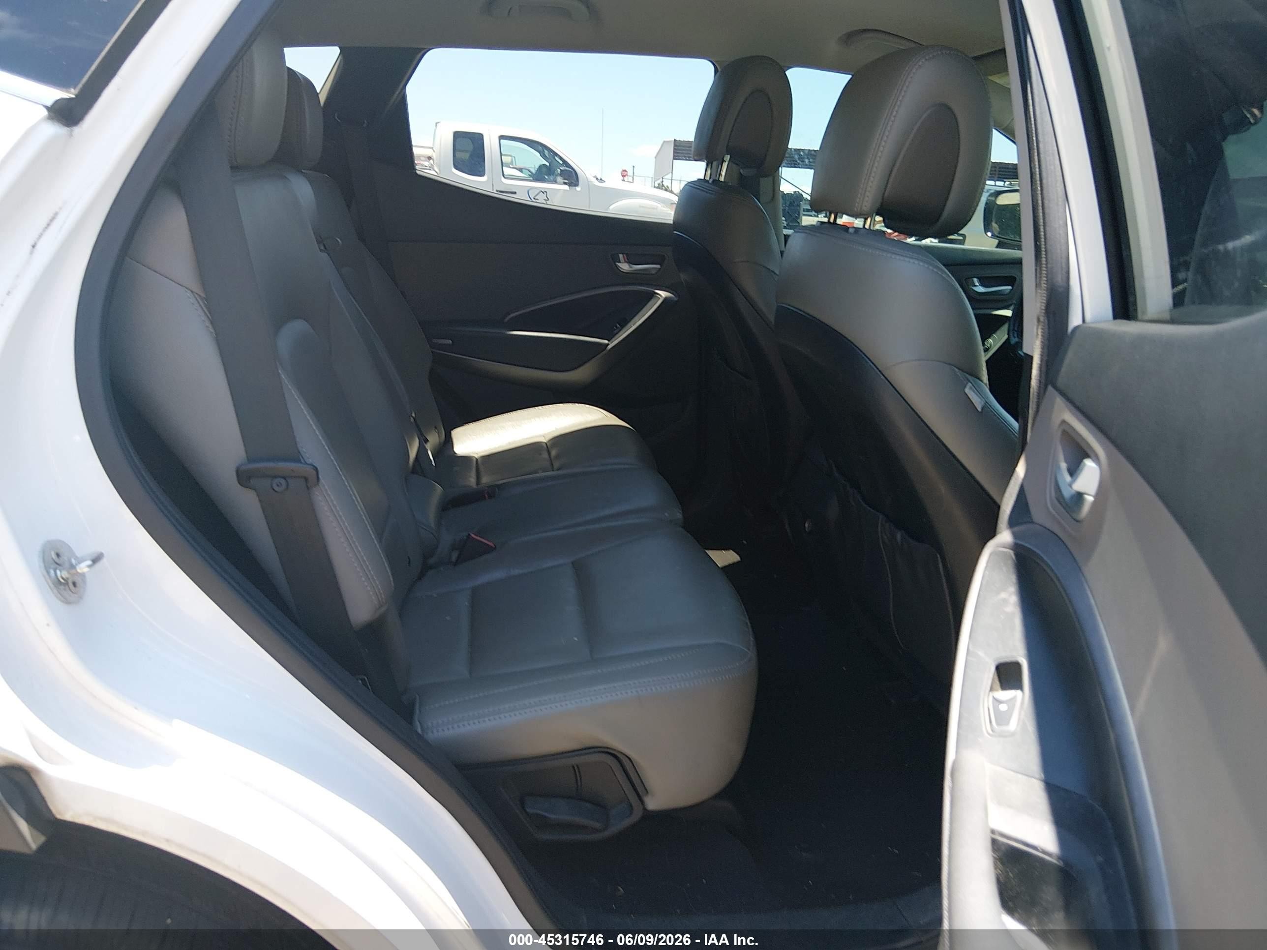 2013 Hyundai Santa Fe Sport White vin: 5XYZU3LB3DG042608