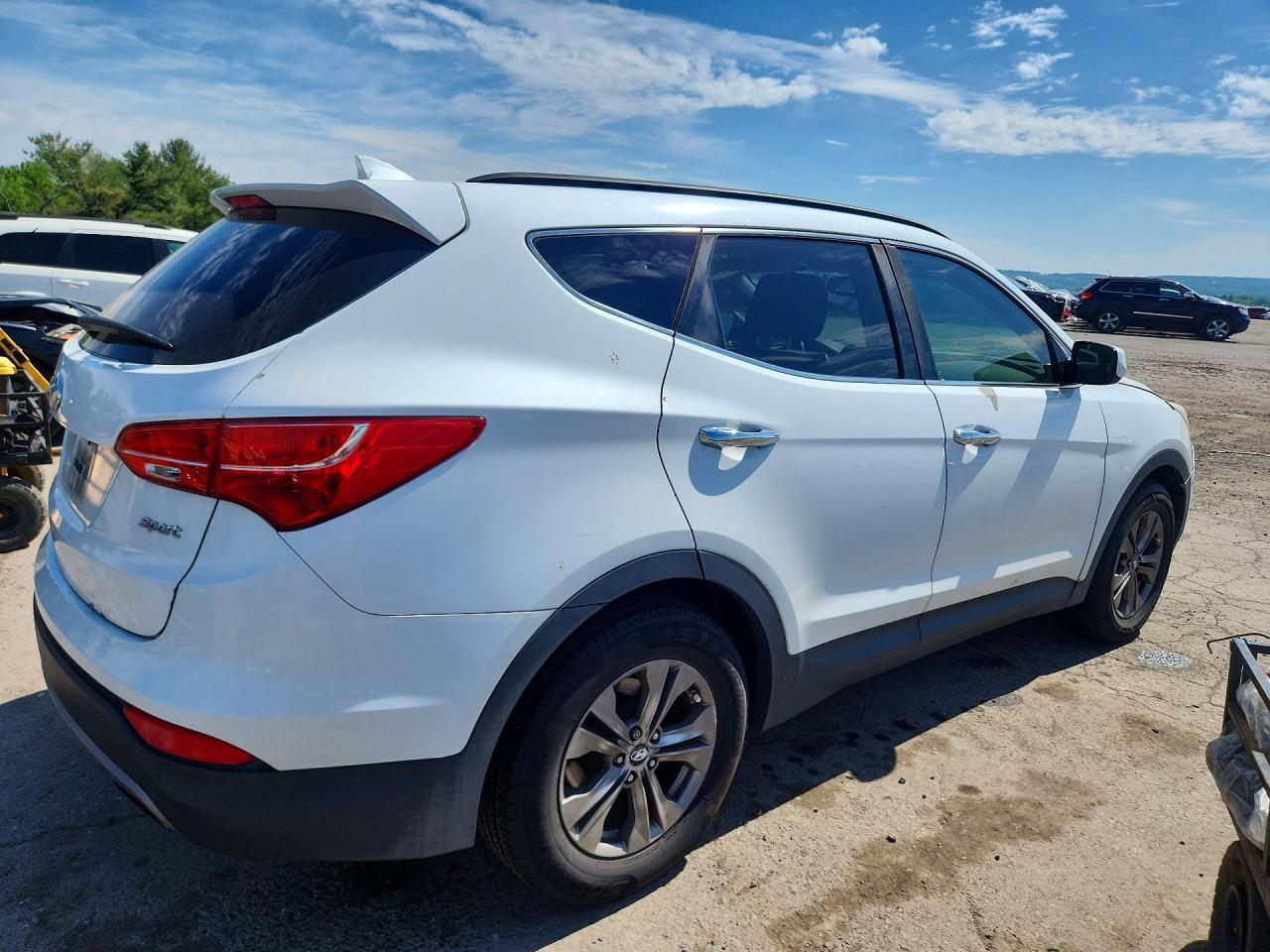 2014 Hyundai Santa Fe Sport 2.4l White vin: 5XYZU3LB3EG125764