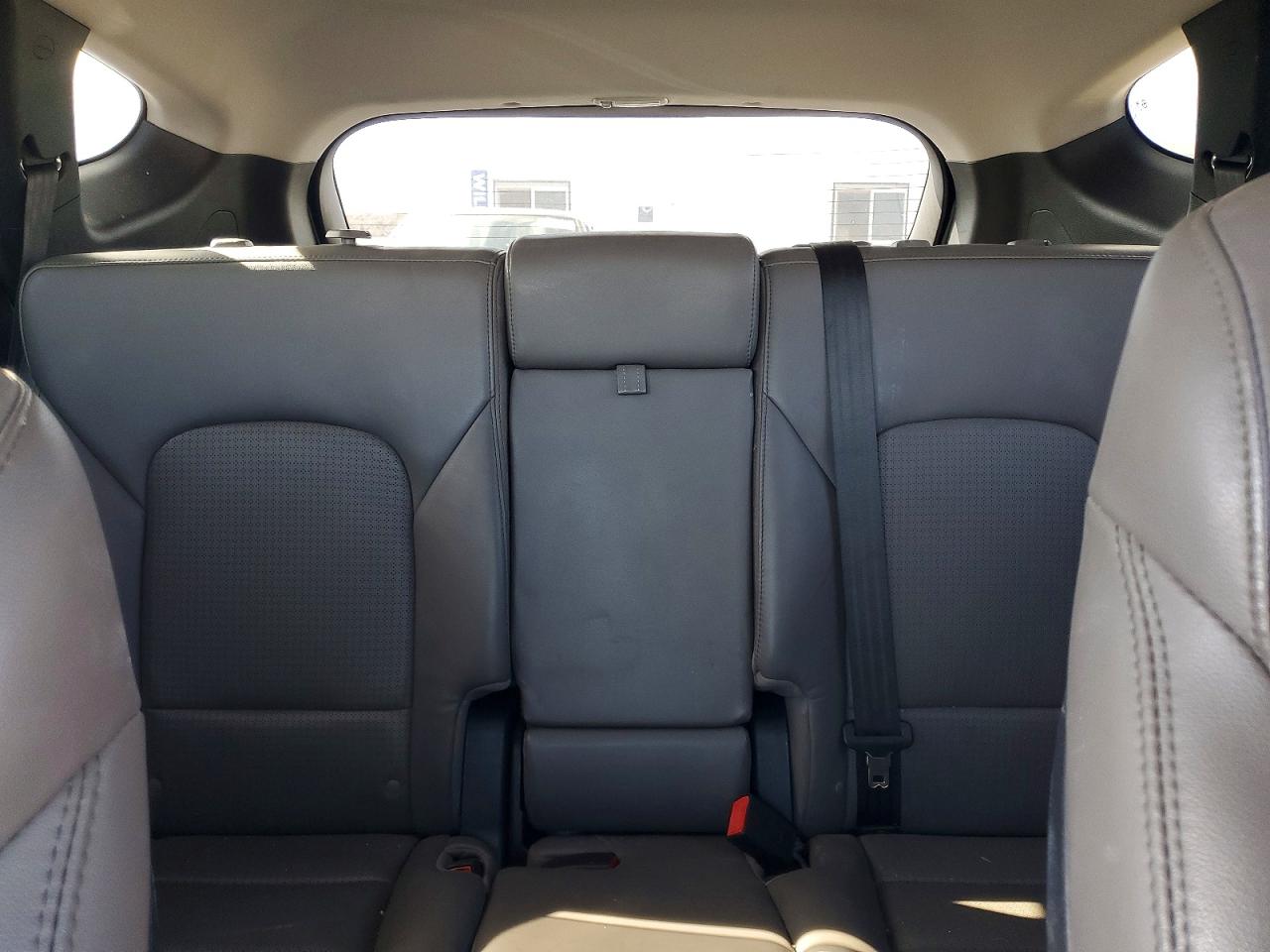 2014 Hyundai Santa Fe Sport 2.4l Серебряный vin: 5XYZU3LB3EG140040