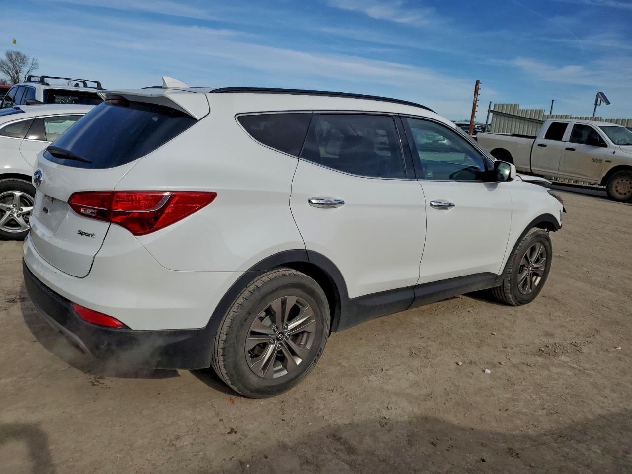 2014 Hyundai Santa Fe Sport 2.4l White vin: 5XYZU3LB3EG167657