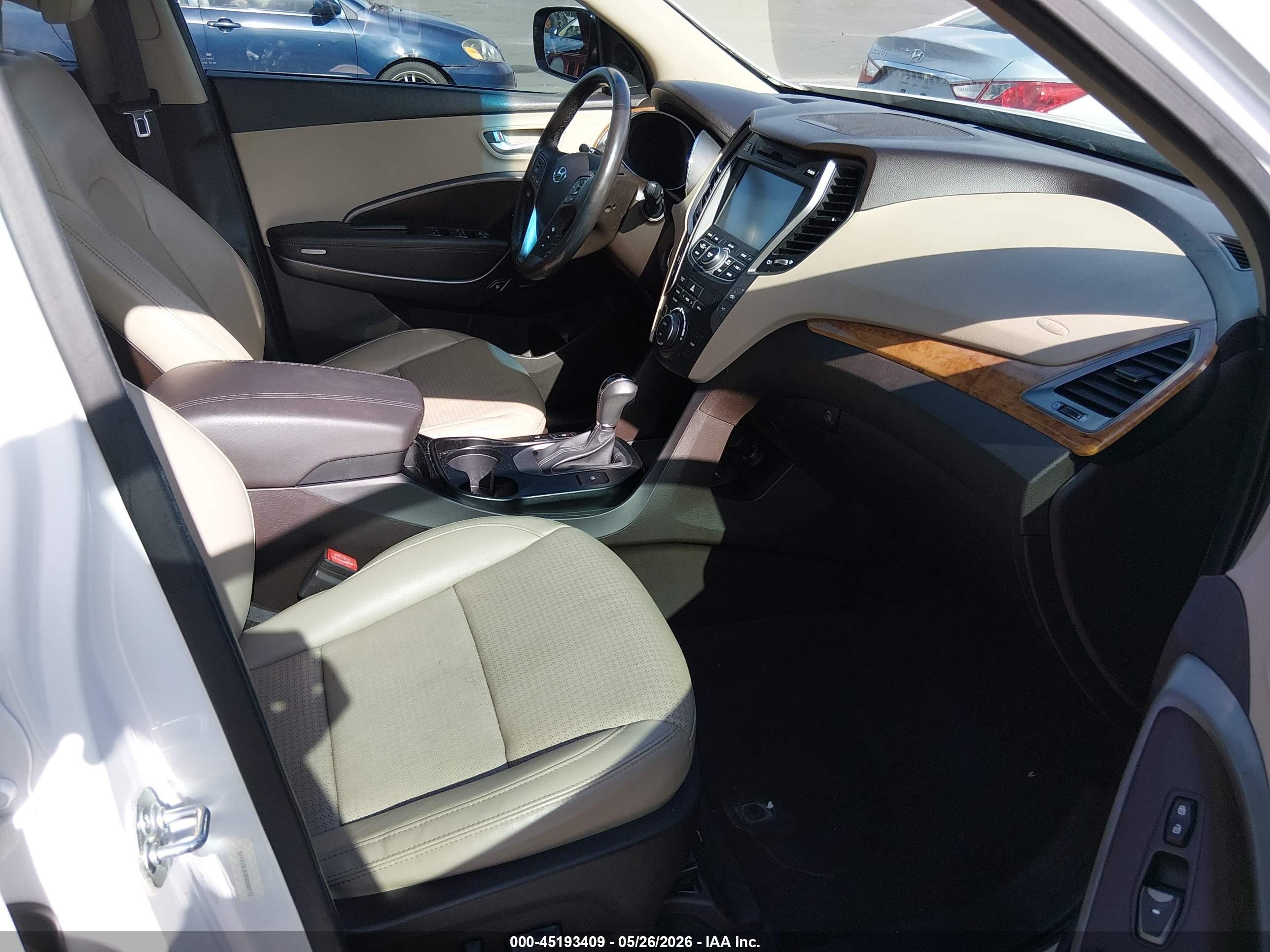 2014 Hyundai Santa Fe Sport 2.4l White vin: 5XYZU3LB3EG208773