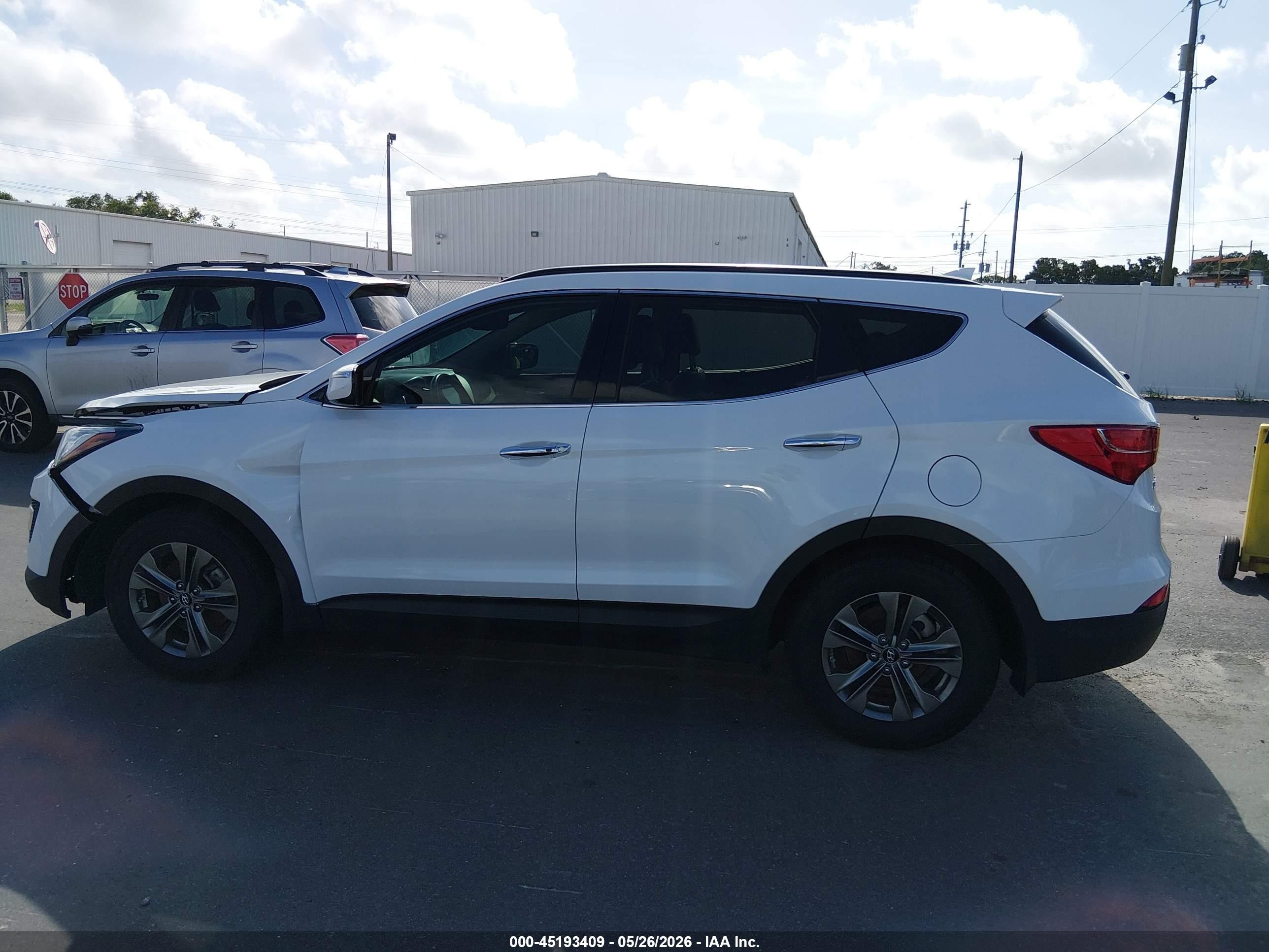 2014 Hyundai Santa Fe Sport 2.4l White vin: 5XYZU3LB3EG208773