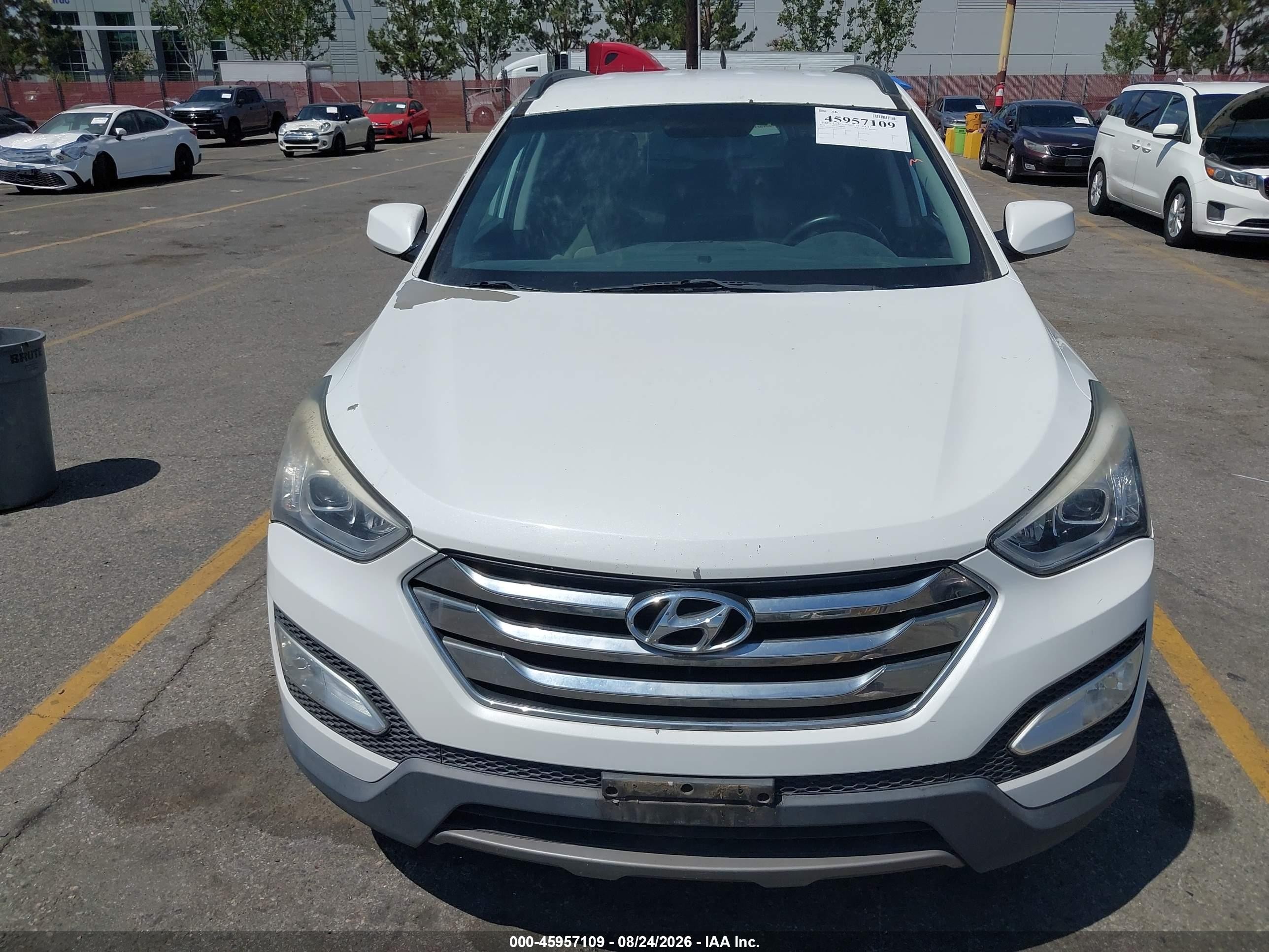 2014 Hyundai Santa Fe Sport 2.4l White vin: 5XYZU3LB3EG217747