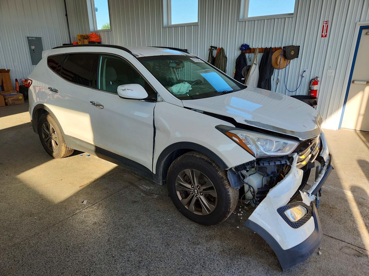 2014 Hyundai Santa Fe Sport 2.4l White vin: 5XYZU3LB3EG224892