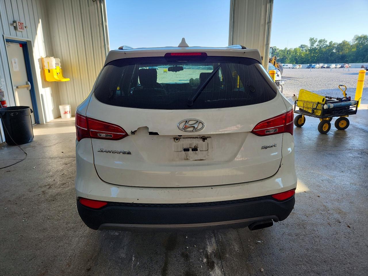 2014 Hyundai Santa Fe Sport 2.4l White vin: 5XYZU3LB3EG224892