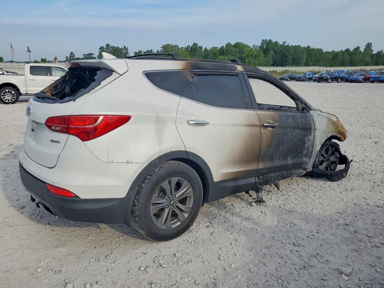 2015 Hyundai Santa Fe Sport 2.4l White vin: 5XYZU3LB3FG238020