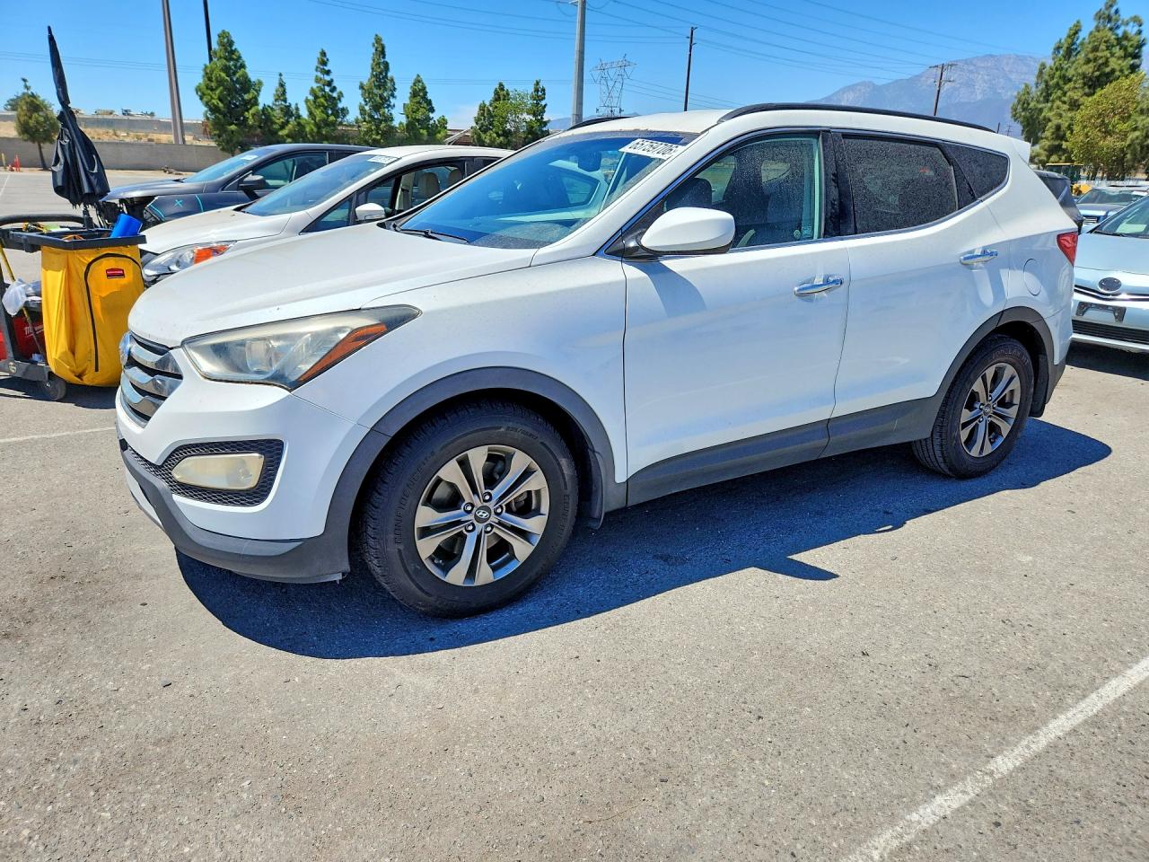 2015 Hyundai Santa Fe Sport 2.4l Белый vin: 5XYZU3LB3FG249499