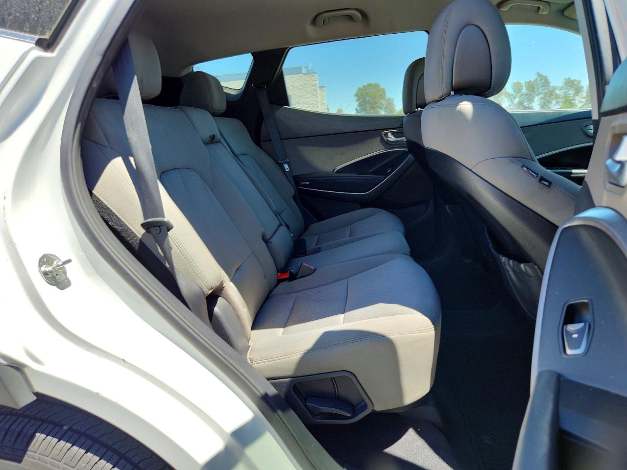 2015 Hyundai Santa Fe Sport 2.4l White vin: 5XYZU3LB3FG249499