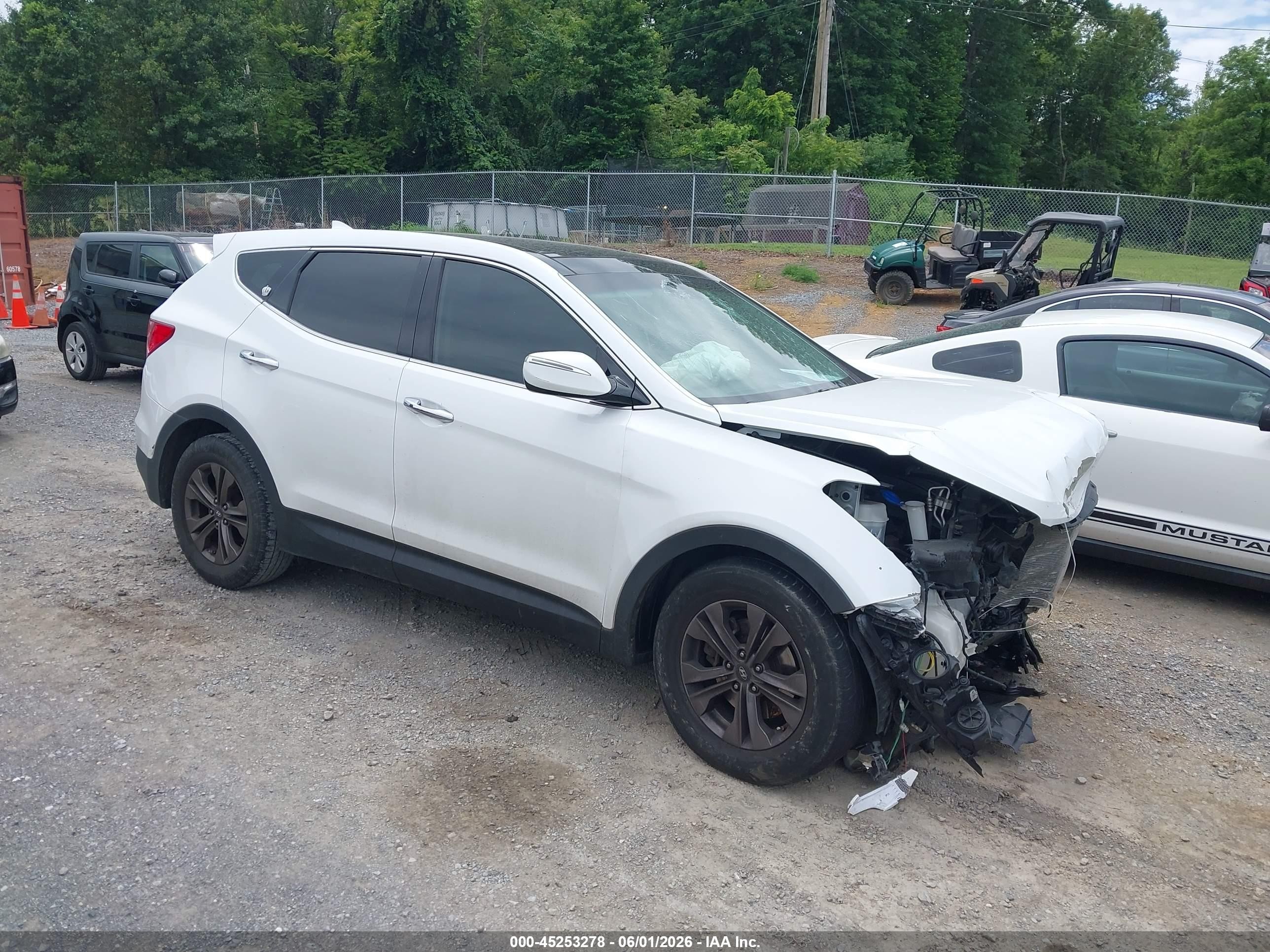 2013 Hyundai Santa Fe Sport White vin: 5XYZU3LB4DG007897