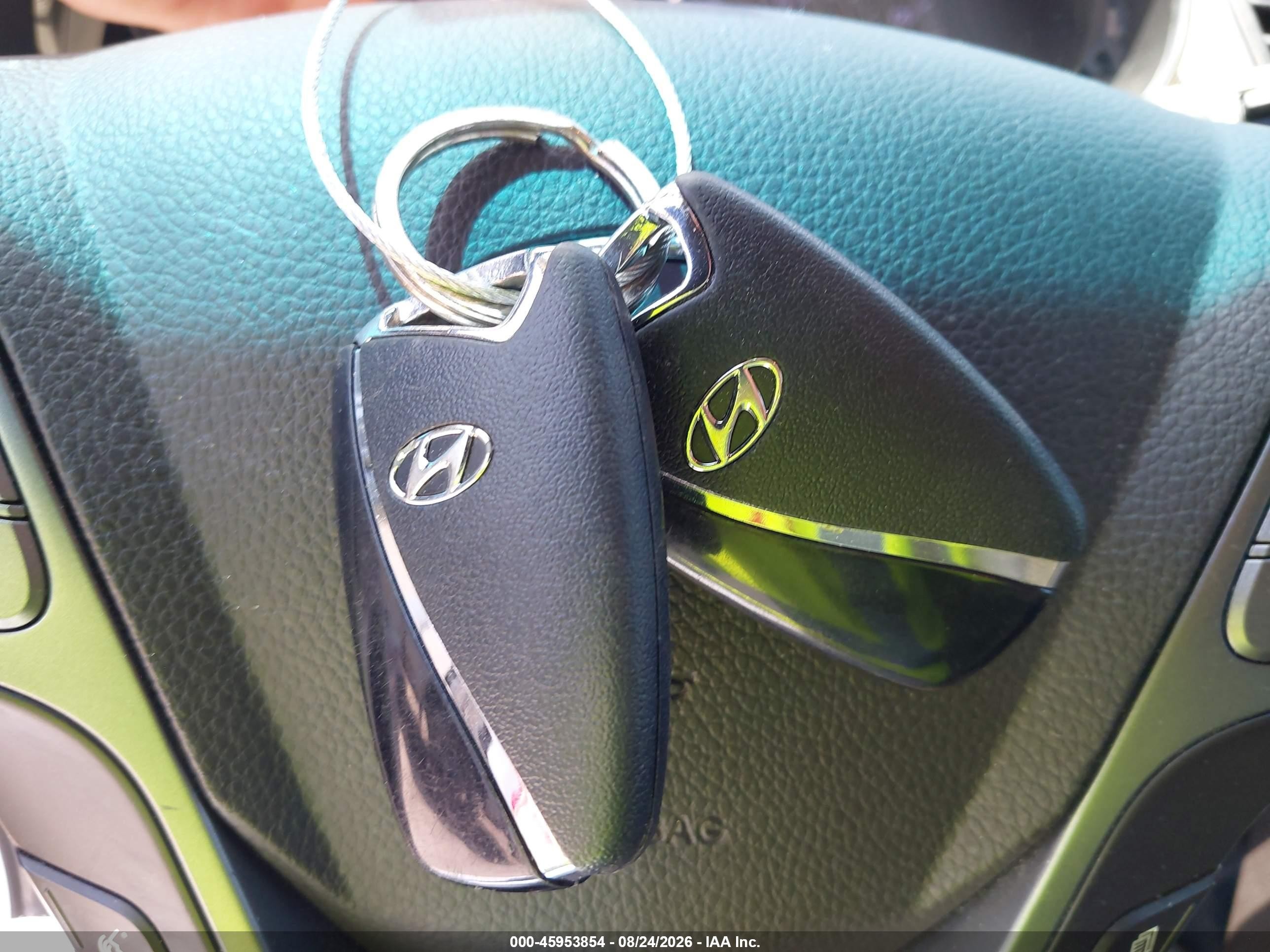 2013 Hyundai Santa Fe Sport Белый vin: 5XYZU3LB4DG107045