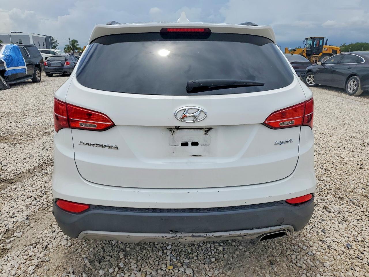 2014 Hyundai Santa Fe Sport 2.4l White vin: 5XYZU3LB4EG132013