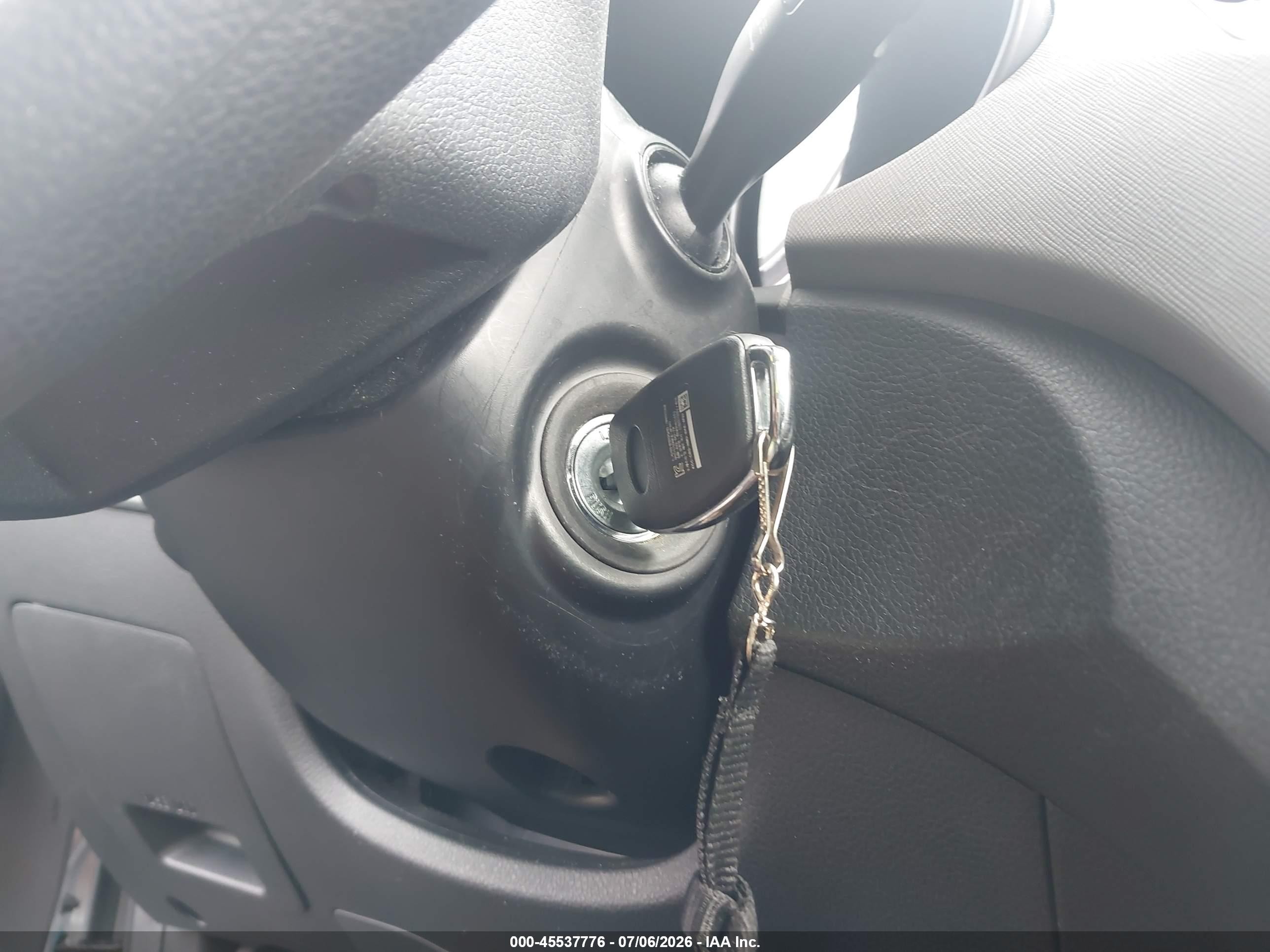 2015 Hyundai Santa Fe Sport 2.4l Серебряный vin: 5XYZU3LB4FG304770